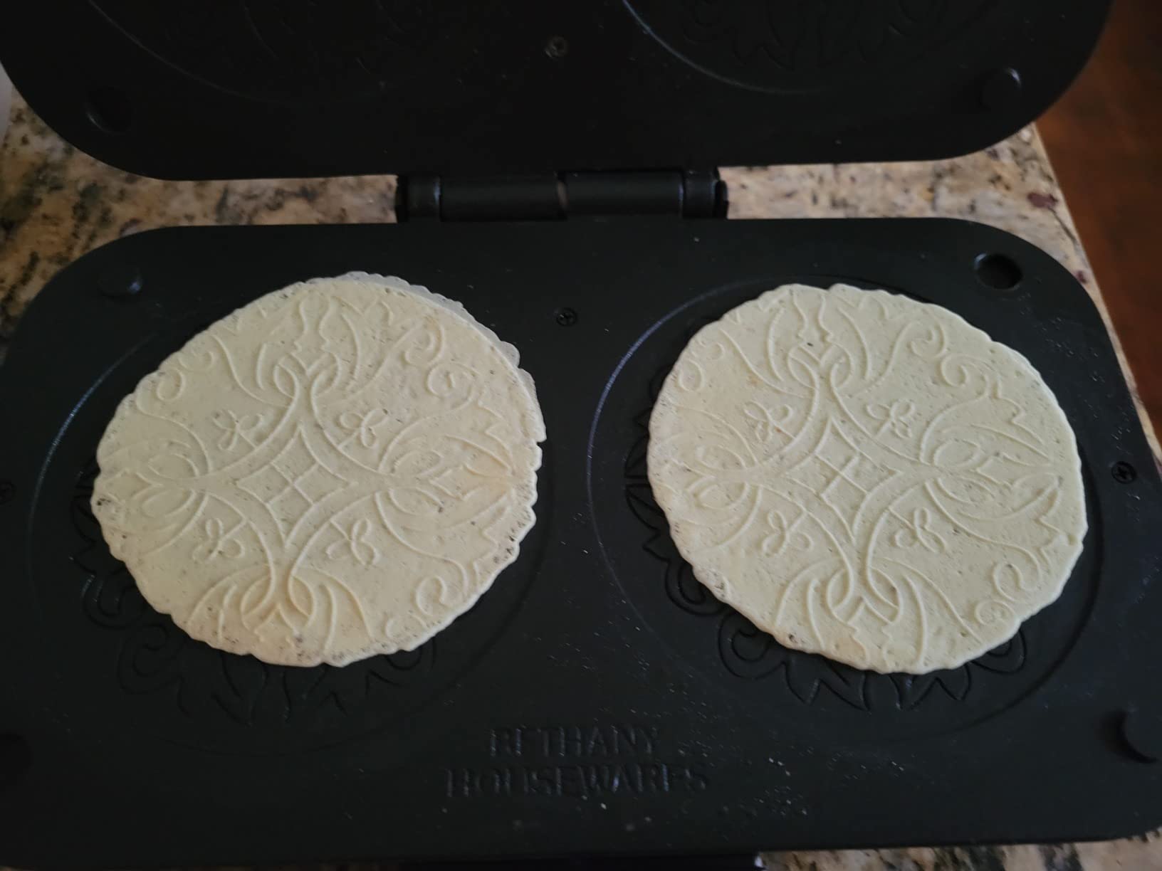 Bethany Housewares Electric Krumkake Baker customer photo 1