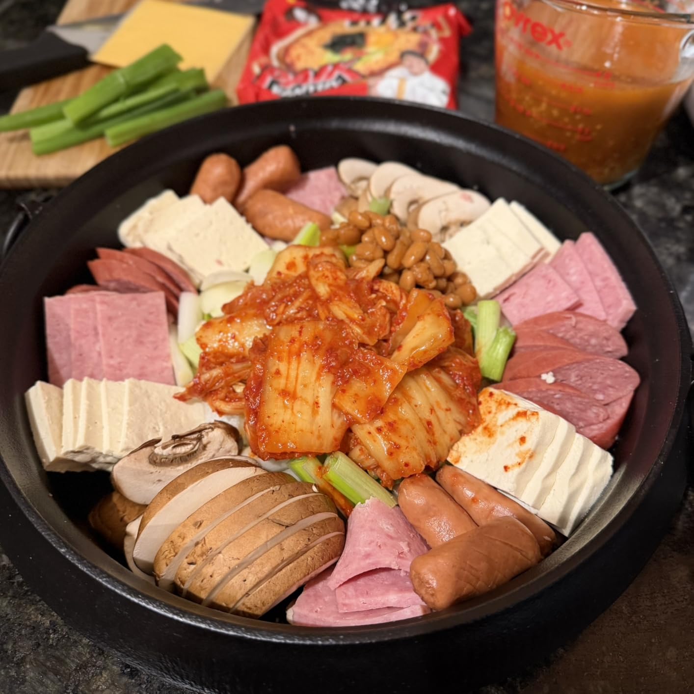 Iwachu Sukiyaki Pot Beautiful Skin Large Black Baking Induction Compatible Nambu Ironware customer photo 1