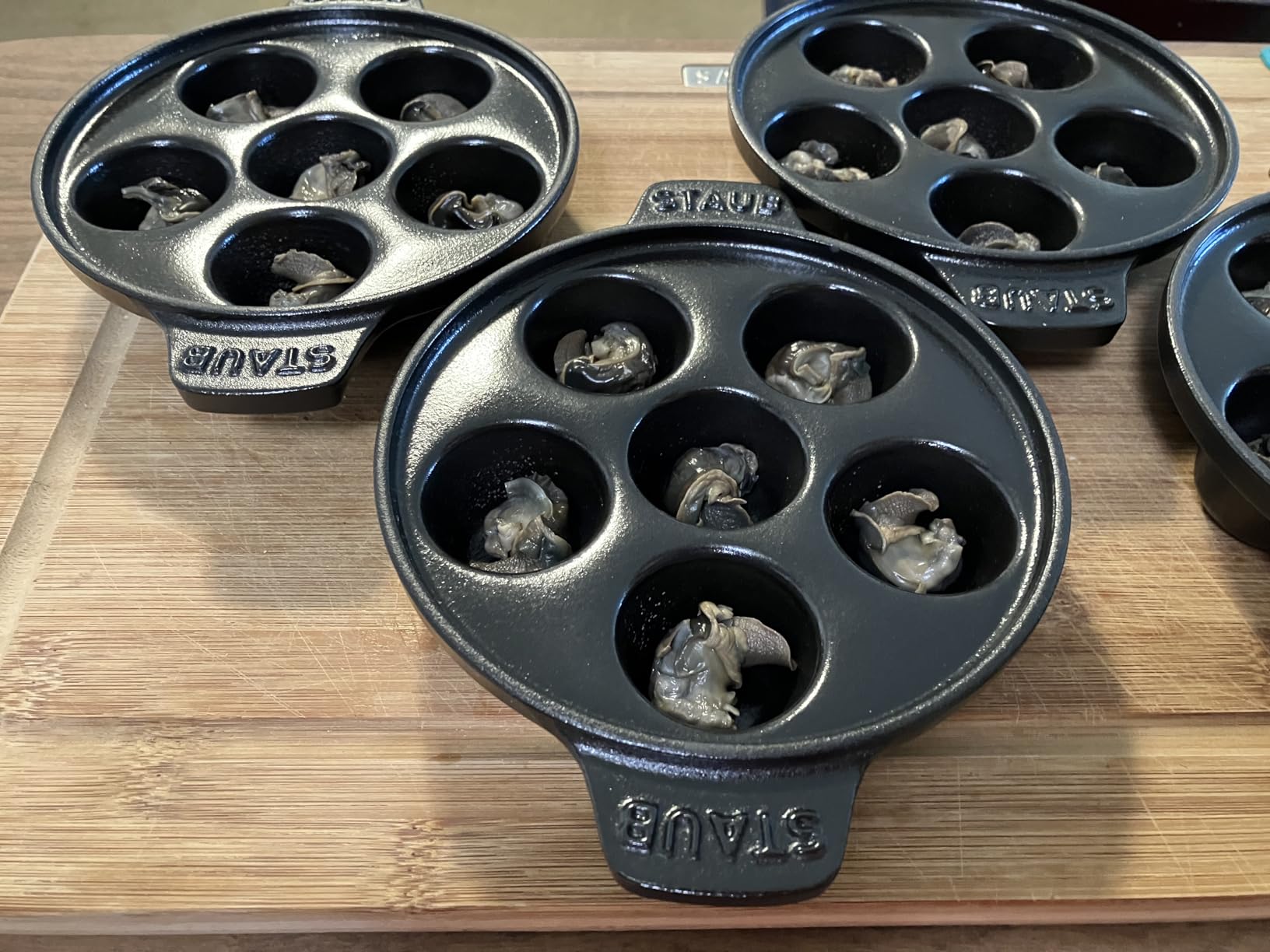 Staub Round Snail Dish with 6 Holes, Cast Iron, Matt Black customer photo 1