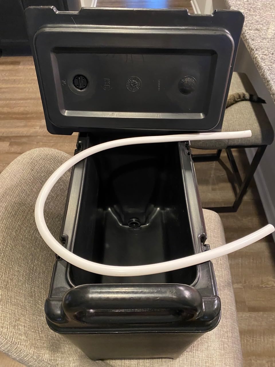 250LCD110 Black 2.5 Gal. Beverage Camtainer customer photo 1