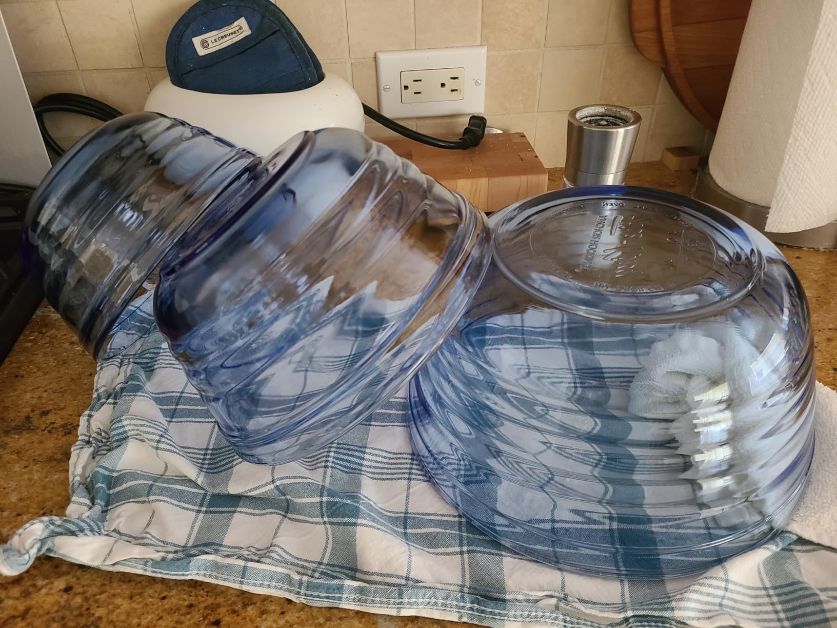 Anchor Hocking 10 Piece Mixing Bowl Set, Nesting Serving Bowls & Mixing Bowls (1 oz, 2 oz, 4 oz, 6 oz, 10 oz, 16 oz, 1 Qt, 1.5 Qt, 2.5 Qt, 3.5 Qt) customer photo 2