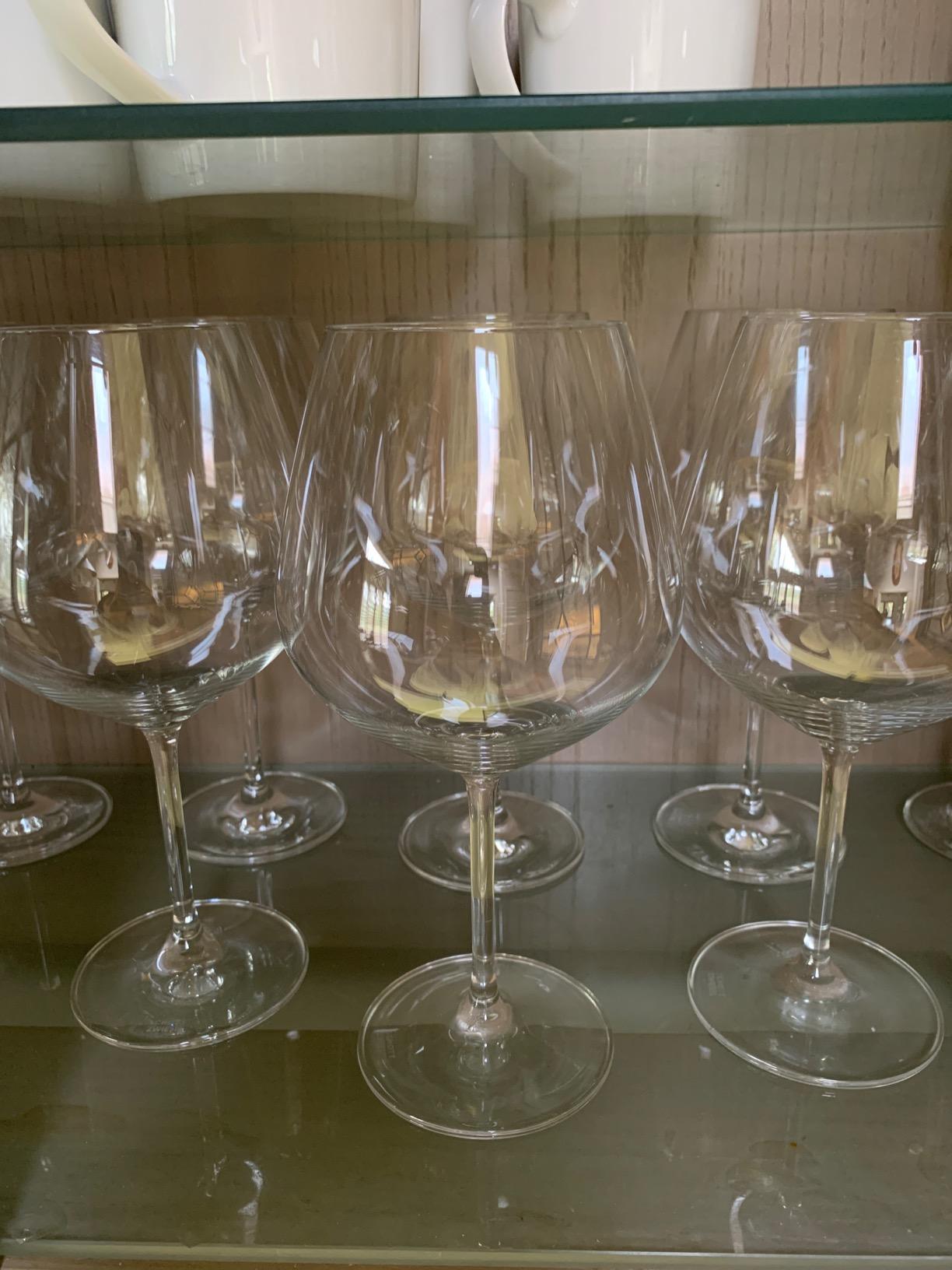 SCHOTT ZWIESEL Forte Burgundy Goblet (Set of 6), Burgundy Glasses for Red Wine, Dishwasher-Safe Tritan Crystal Glasses, Made in Germany (25 Ounce) customer photo 2