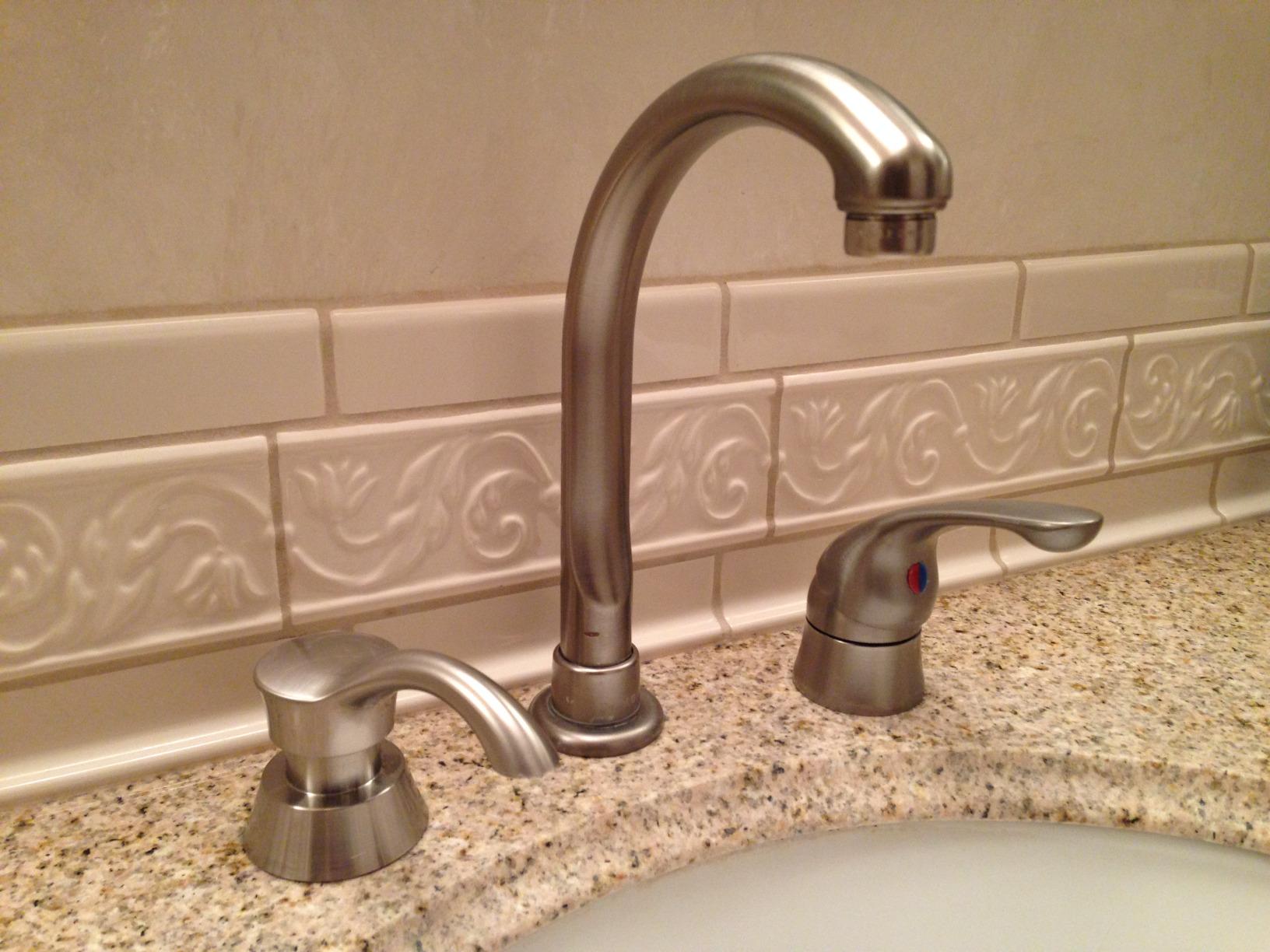 Delta Faucet Pilar Kitchen Soap Dispenser for Kitchen Sinks, Stainless RP50781SS customer photo 2