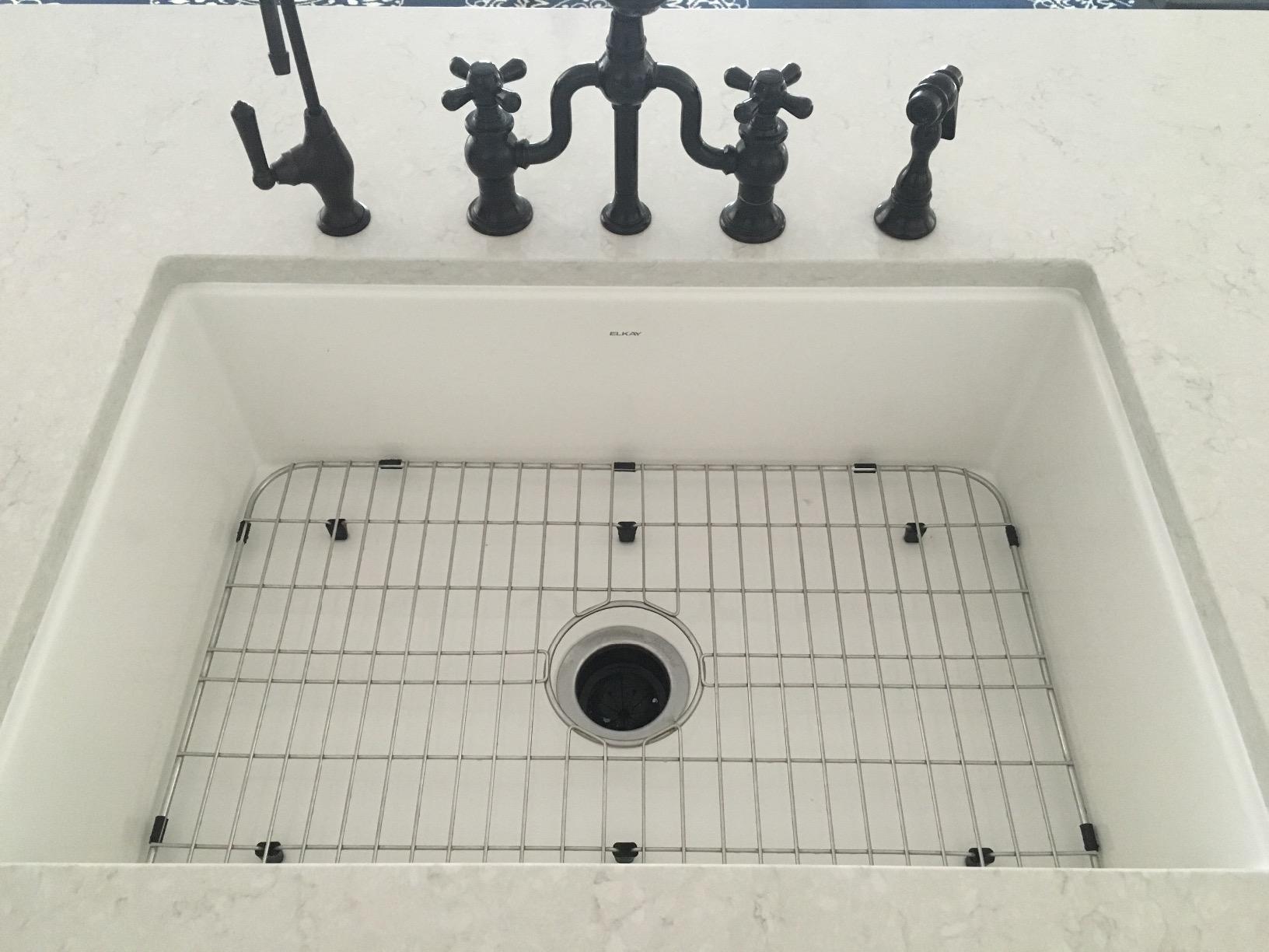 Elkay Fireclay SWUF28179WH Single Bowl Farmhouse Sink, White, 30 Inch customer photo 1