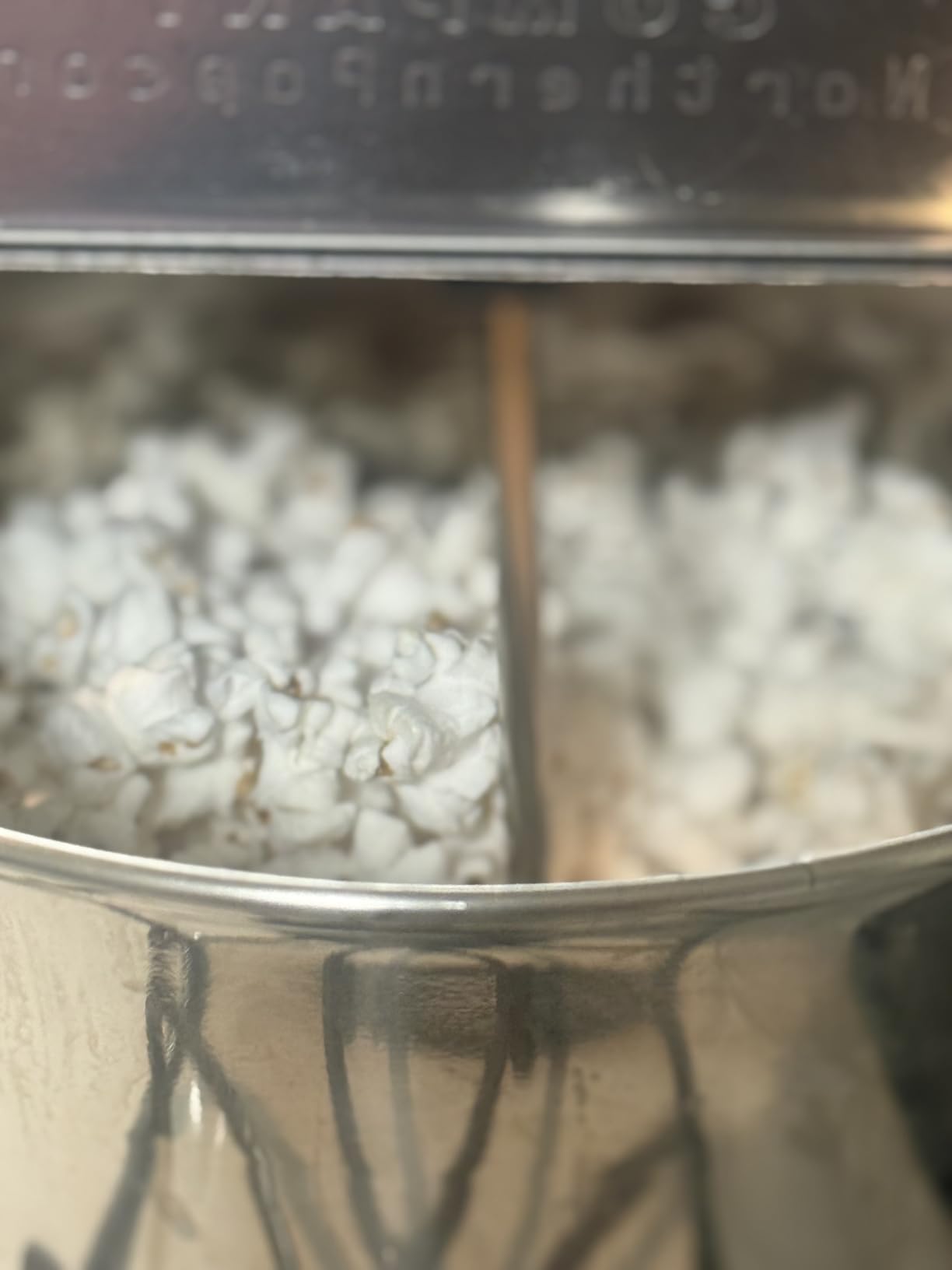 Stovetop Popcorn Maker - 6.5-Quart Stainless-Steel Popcorn Popper with Hand Crank, Vented Lid, and Stir Paddle by Great Northern Popcorn customer photo 2