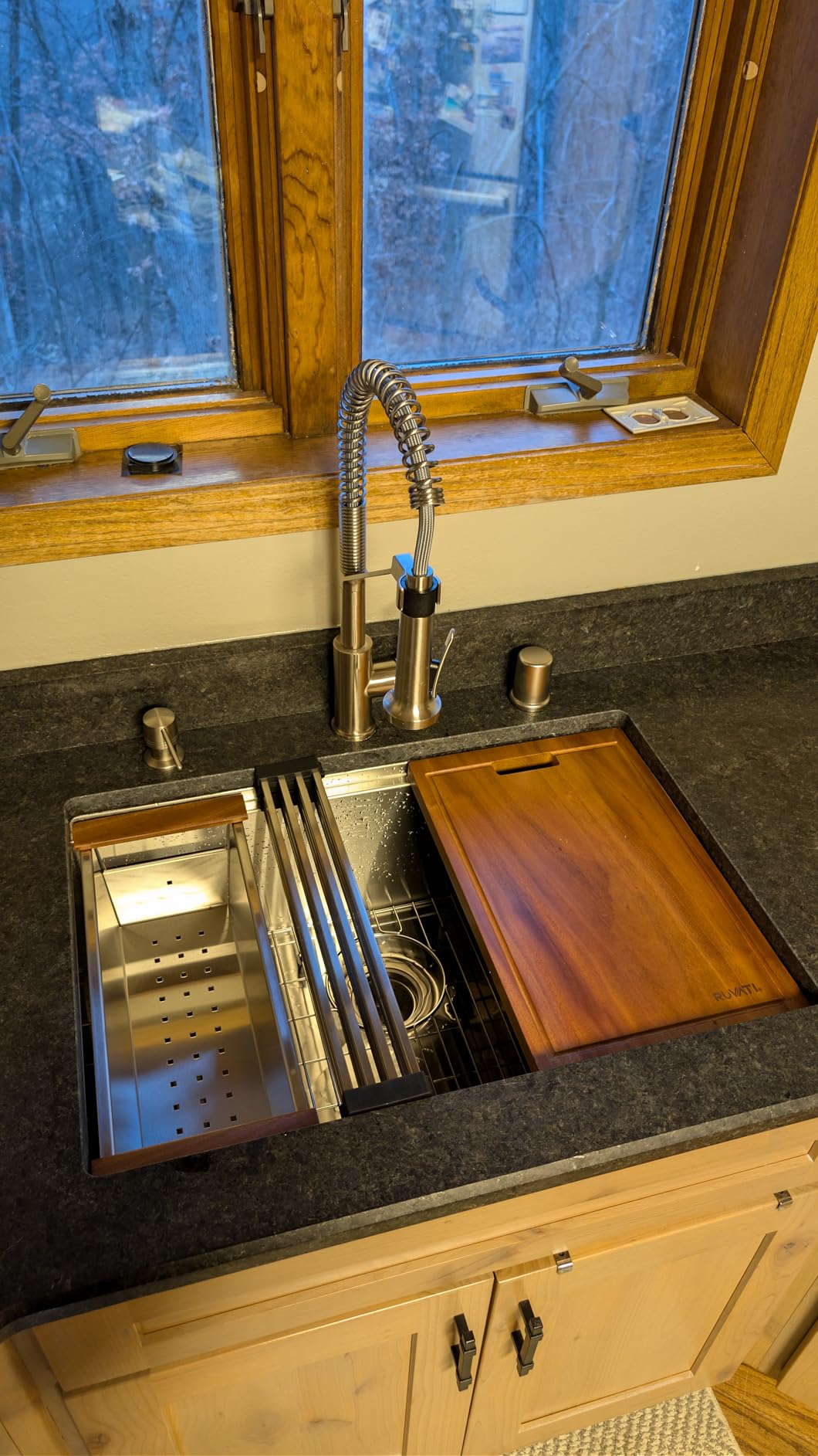 Ruvati 32-inch Undermount 16 Gauge Stainless Steel Workstation Kitchen Sink Single Bowl - Soundproof Multifunction Chef Sink with Cutting Board & Accessories, Brushed Finish Hides Scratches - RVH8300 customer photo 1