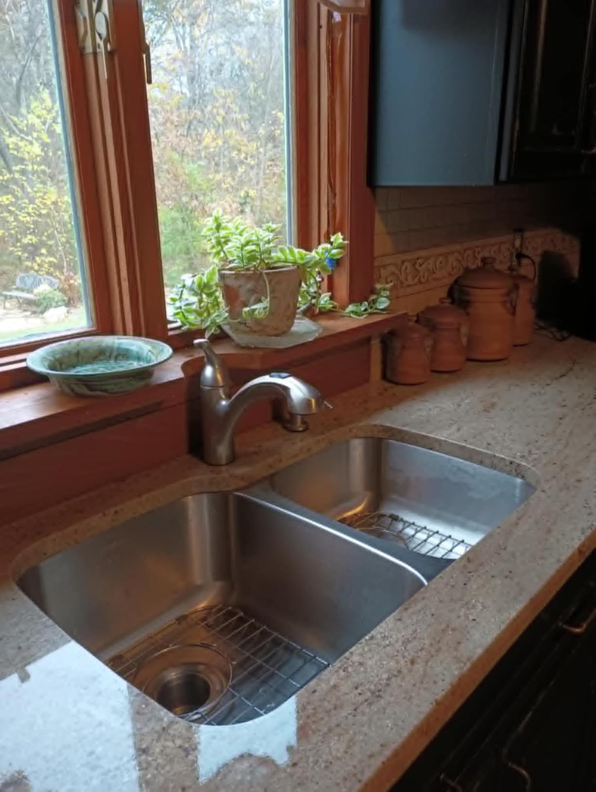 Ruvati 32-Inch Undermount Kitchen Sink - 60/40 Double Bowl Kitchen sink, 16 Gauge T-304 Stainless Steel customer photo 1
