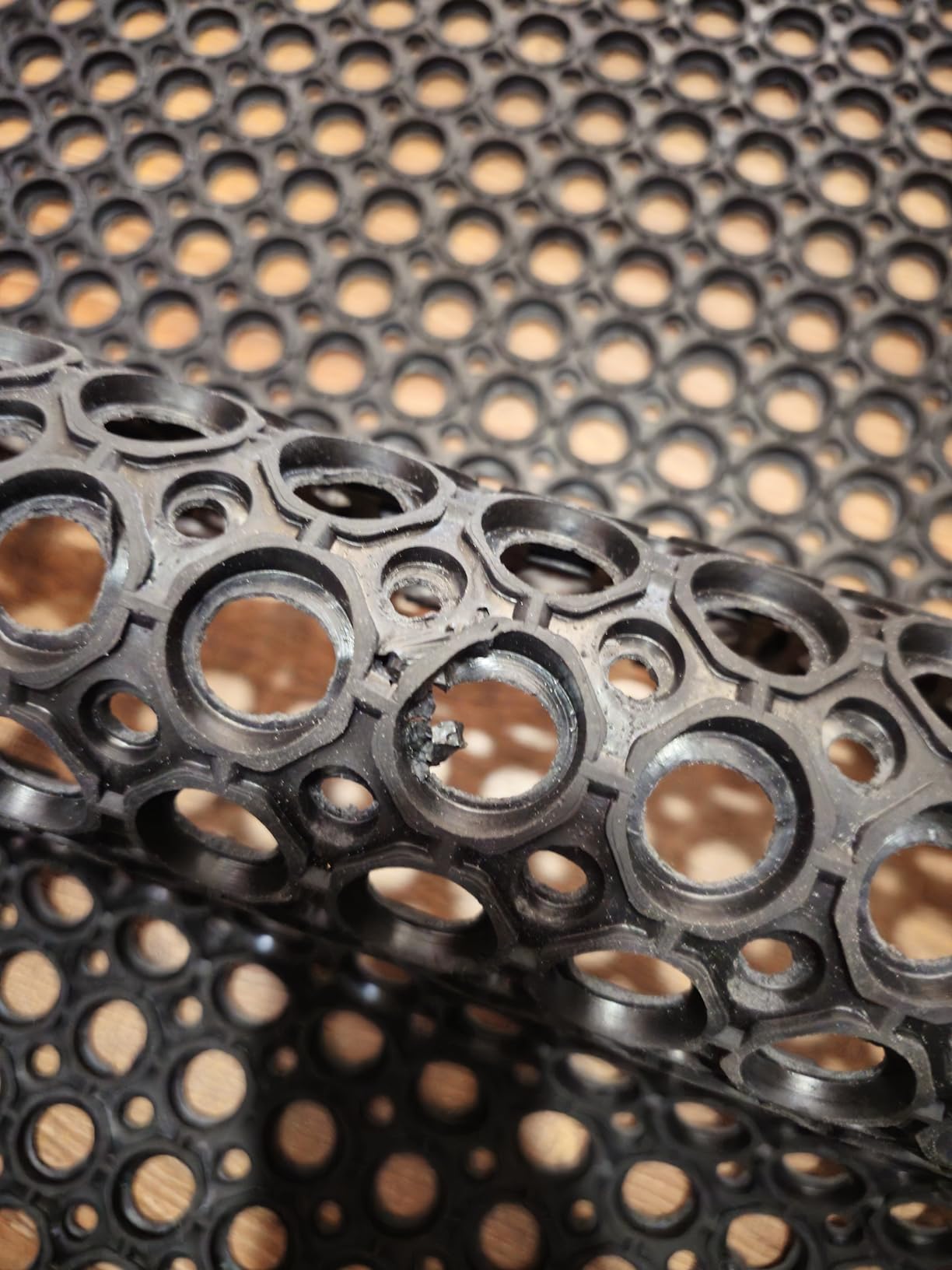 New Star Foodservice 533517 Commercial Grade Grease Resistant Anti-Fatigue Rubber Floor Mat, 36