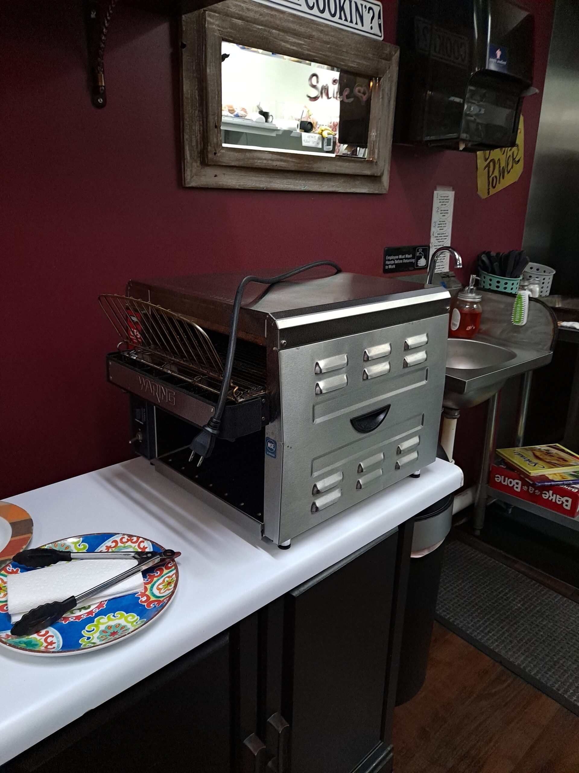 Waring Commercial CTS1000B Conveyer Toaster, 1000+ slices per hour, 208V, 2700W, 6-20 Phase Plug, Silver customer photo 1