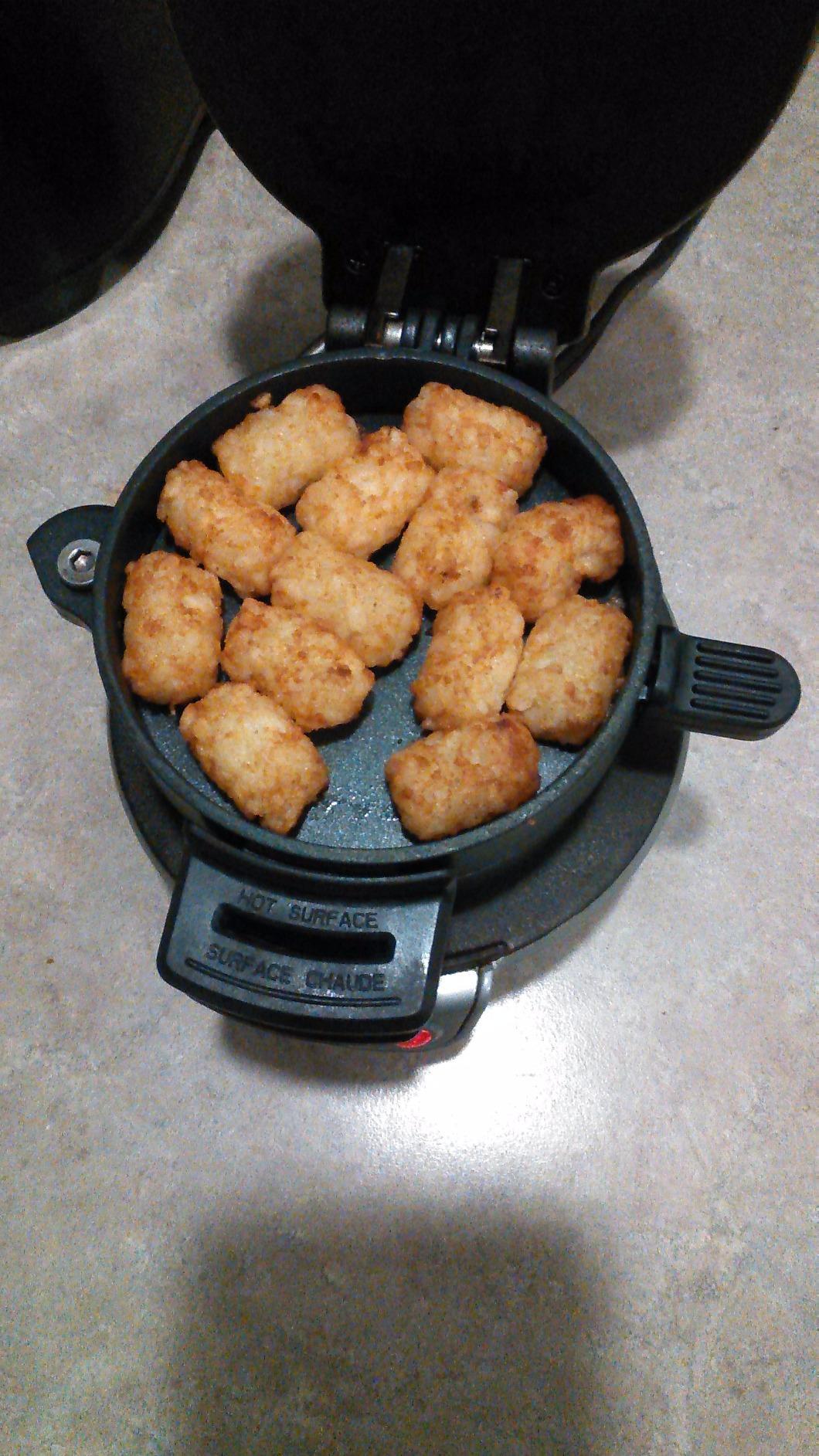 Hamilton Beach Breakfast Sandwich Maker with Egg Cooker Ring, Customize Ingredients, Perfect for English Muffins, Croissants, Mini Waffles, Perfect White Elephant Gifts, Silver (25475) customer photo 1