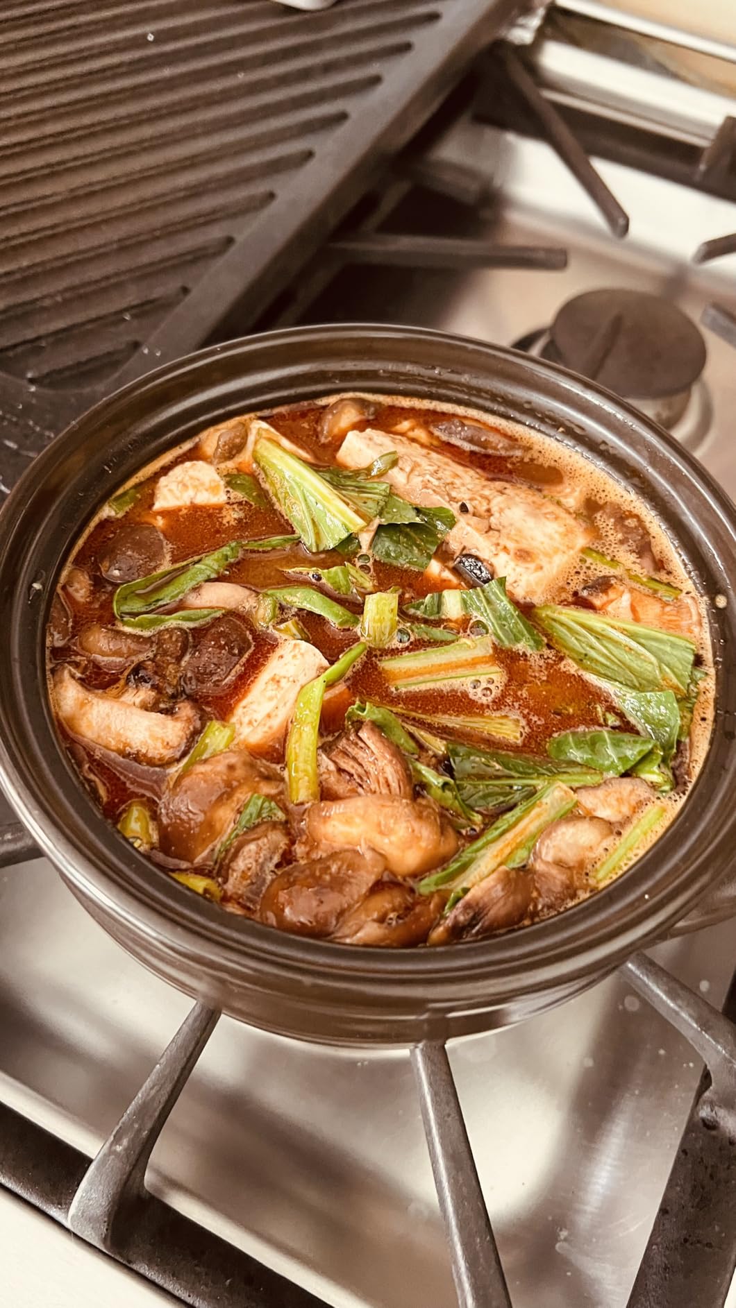 Crazy Korean Cooking Korean Stone Bowl (Dolsot), Sizzling Hot Pot for Bibimbap and Soup - Premium Ceramic (Medium with Lid) customer photo 2