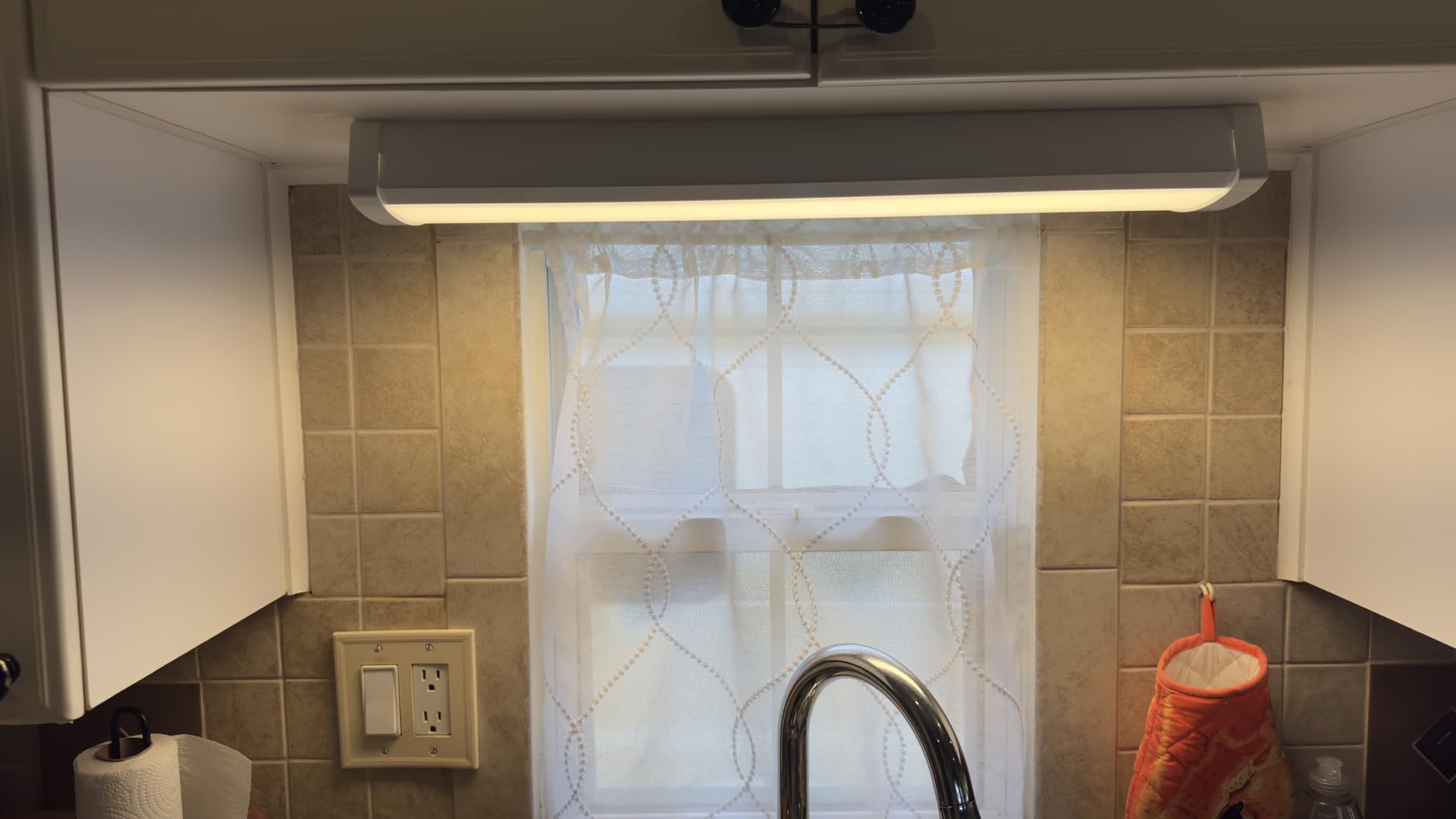 Lithonia Lighting 2 Foot LED Light Fixture, Low-Profile LED Wraparound Flush Mount Ceiling Light, 4000K Cool White, 120V, 24-Inch (FMLWL 24 840) customer photo 1