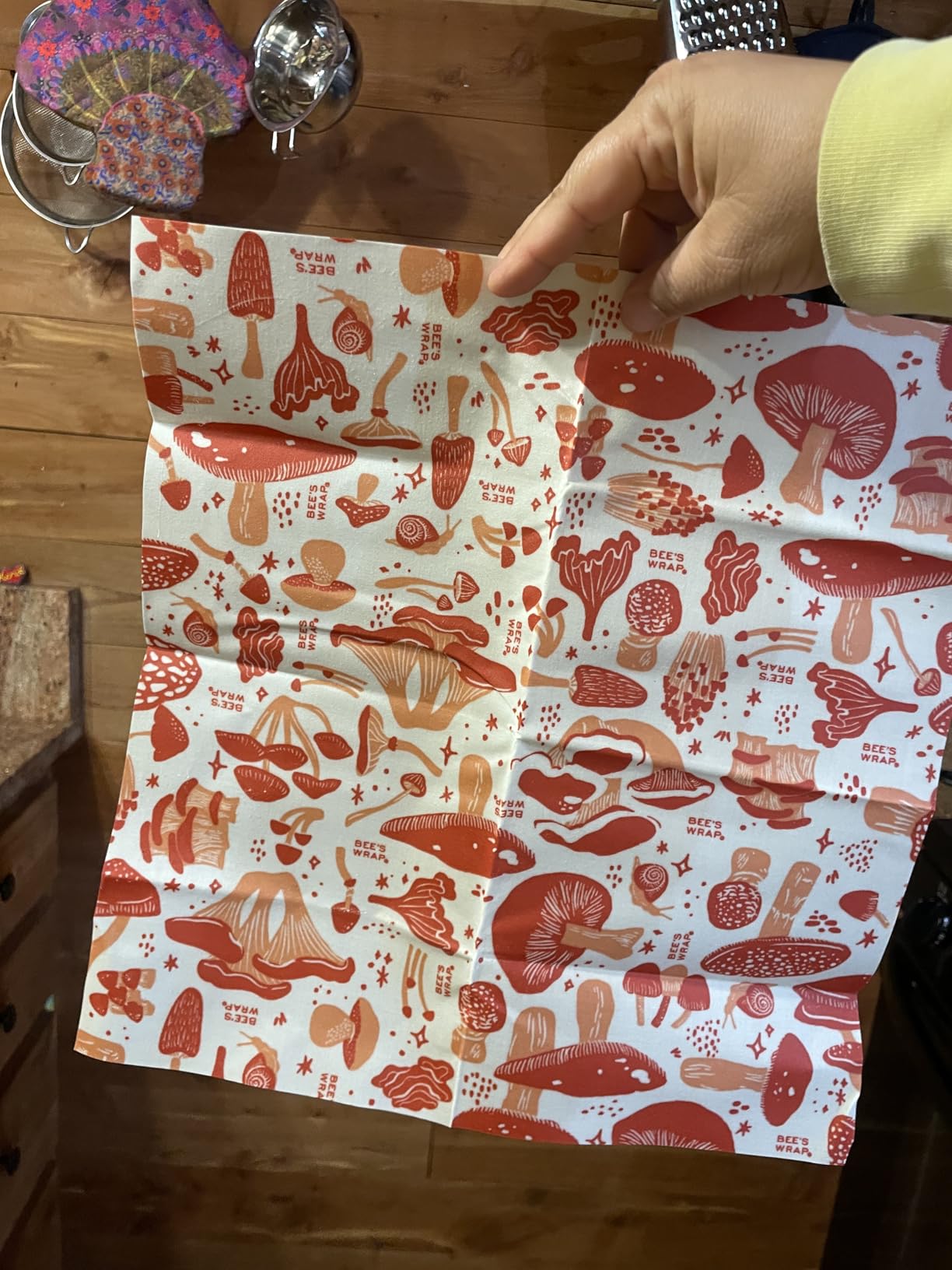 Bee's Wrap Beeswax Wraps for Food - 3 Pack of Assorted Beeswax Wraps - Small, Medium & Large - Plastic Free Made in USA customer photo 1