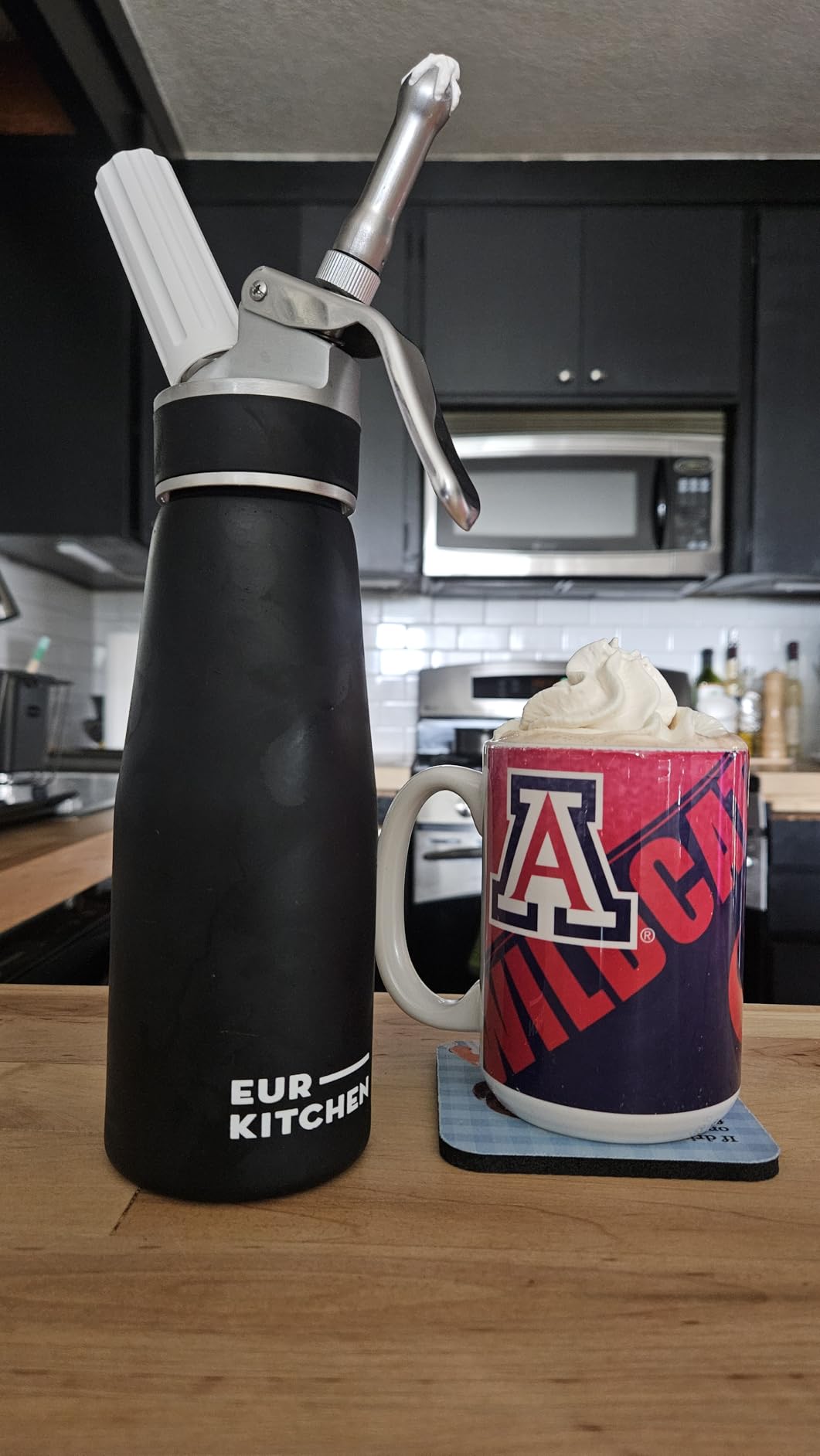 EurKitchen Professional Aluminum Whipped Cream Dispenser - Leak-Free Whip Cream Maker Canister with 3 Decorating Nozzles & Cleaning Brush - 1-Pint / 500 mL customer photo 1