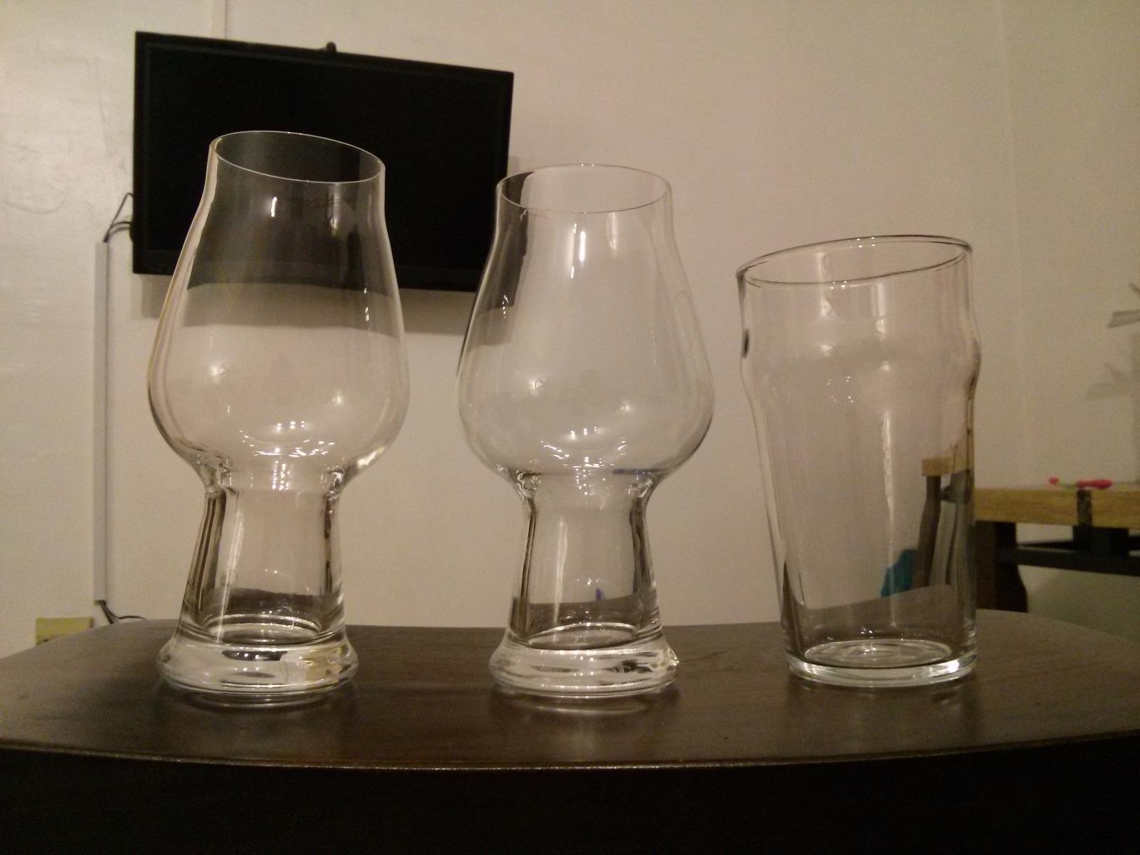 Luigi Bormioli Birrateque 20.25 oz Stout Beer Glasses (Set of 2) - Craft Beer Glasses for Baltic Porter, Irish Dry Stout, Milk Stout, Laser-Cut Rims, Foam Control - Made in Italy, Dishwasher Safe customer photo 2