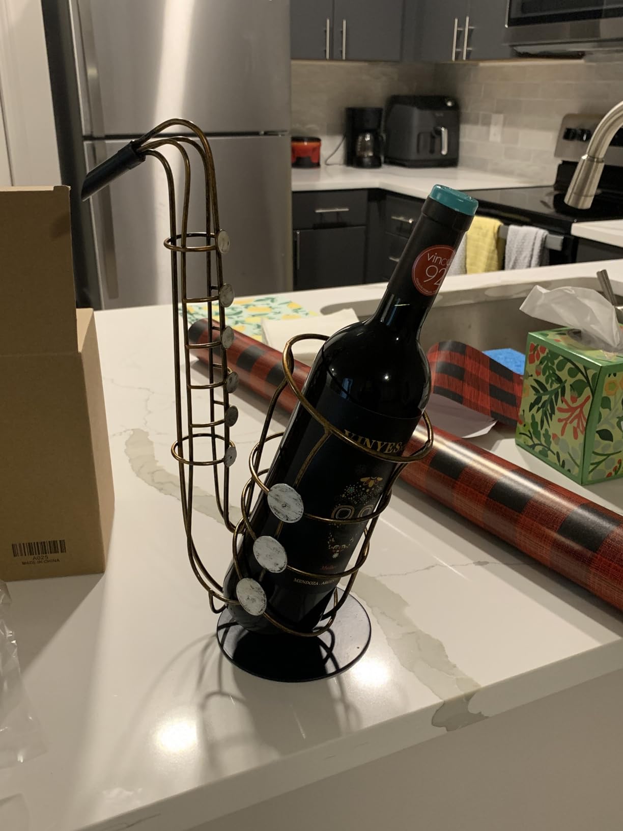 Tooarts Saxophone Free Standing Tabletop Wine Racks, Creative Metal Wine Bottle Holder, Collectible Figurines Wine Shelf Gifts for Wine Lovers, Home Interior Kitchen Bar Decorations customer photo 1