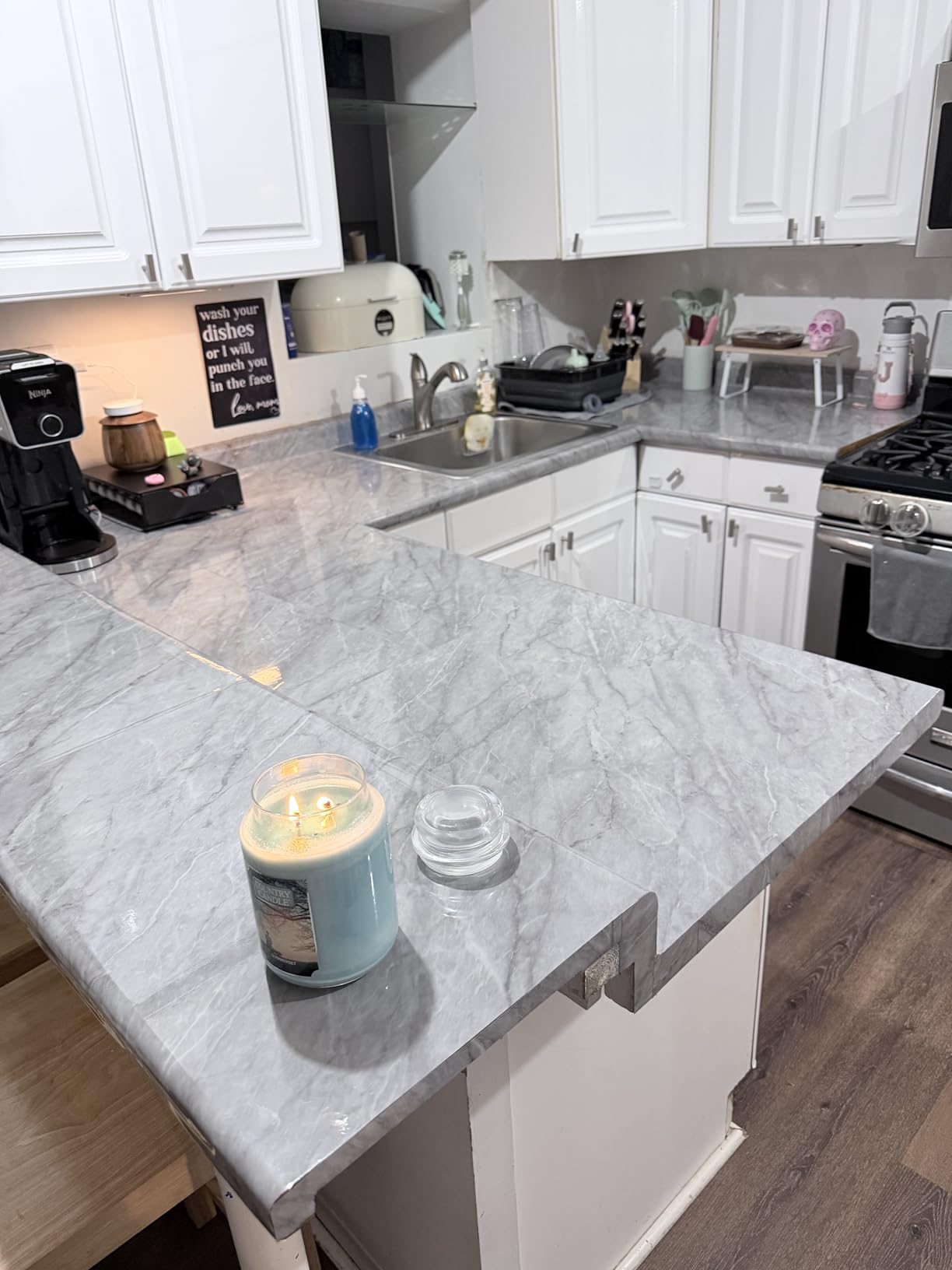 Very Berry Sticker Marble Contact Paper (White, 39