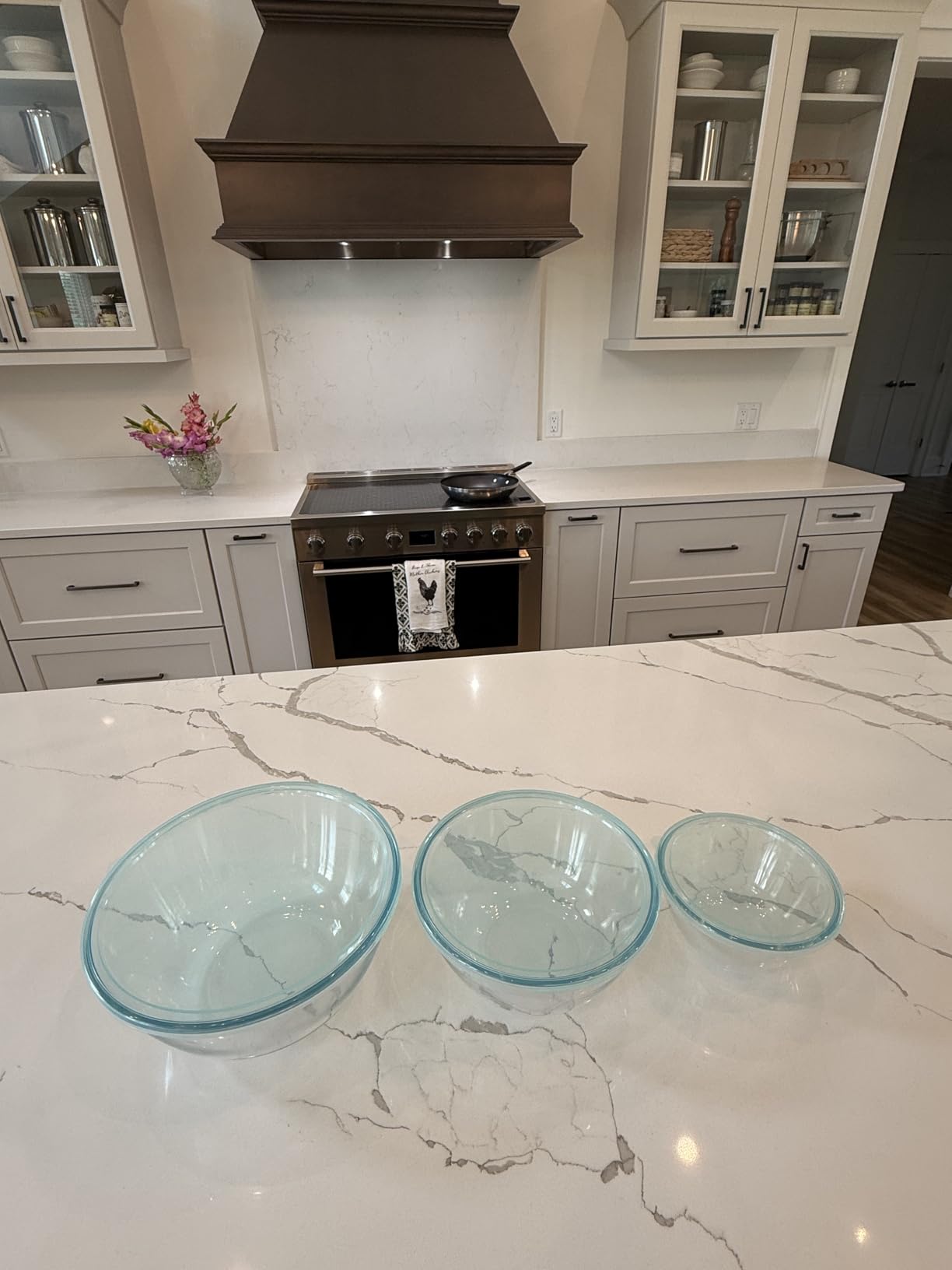 Luvan Glass Mixing Bowls with Lids Set (4.5QT, 2.7QT, 1.1QT) - Large Glass Mixing Bowls, Clear Salad Bowl for Baking, Cooking, Serving, 3PC Nesting Bowls customer photo 1