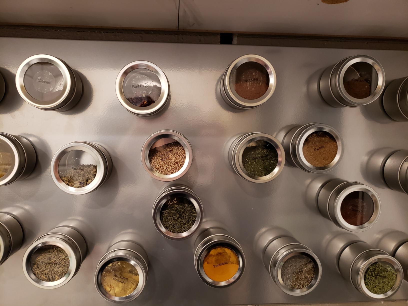 Bekith 20 Pack Magnetic Spice Jars, Magnetic Spice Containers for Refrigerator, Seasoning Tins with Clear Top Lid, 240 PVC Spice Label Set customer photo 2
