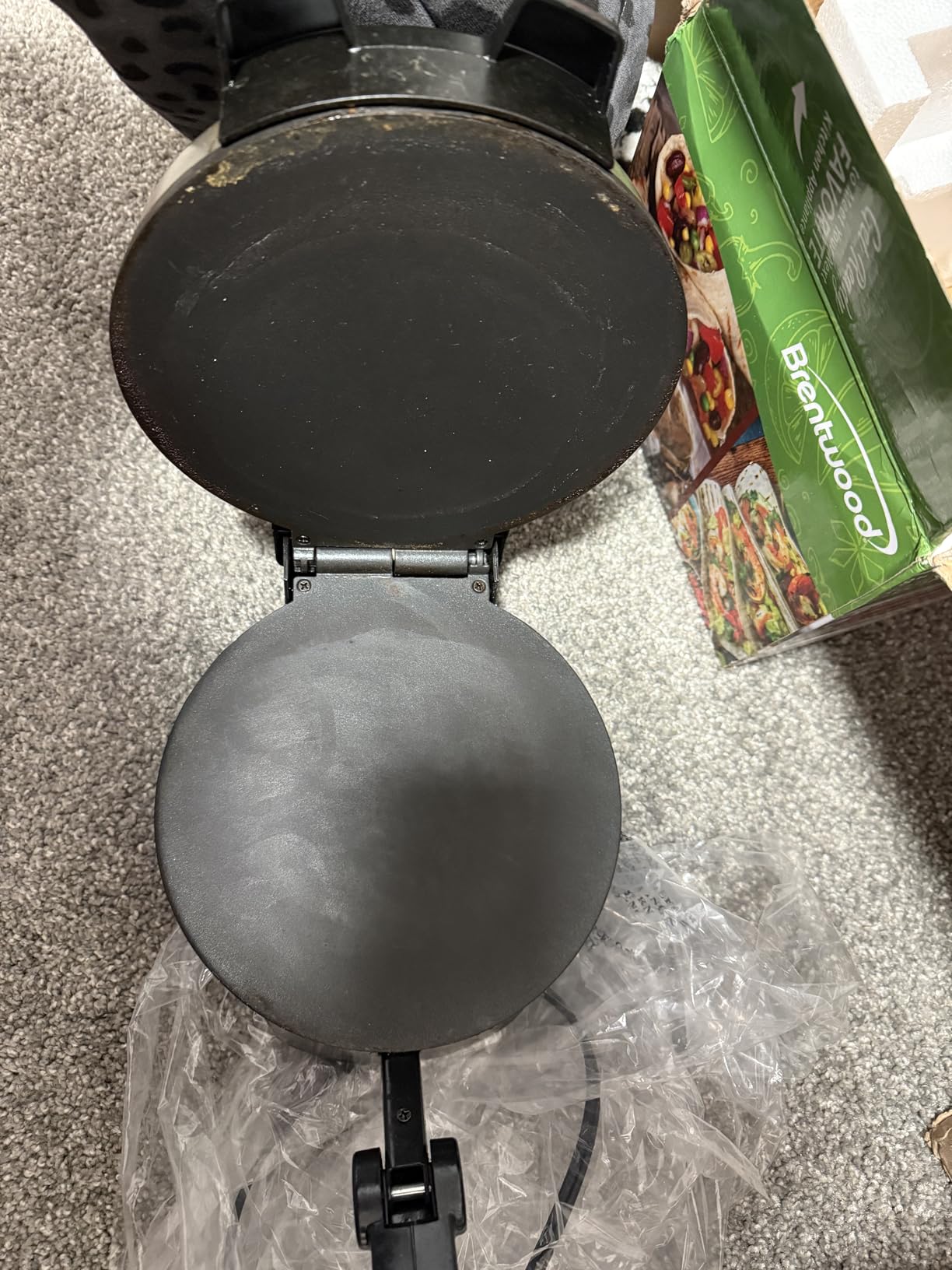 Brentwood TS-127 Stainless Steel Non-Stick Electric Tortilla Maker, 8-Inch customer photo 2