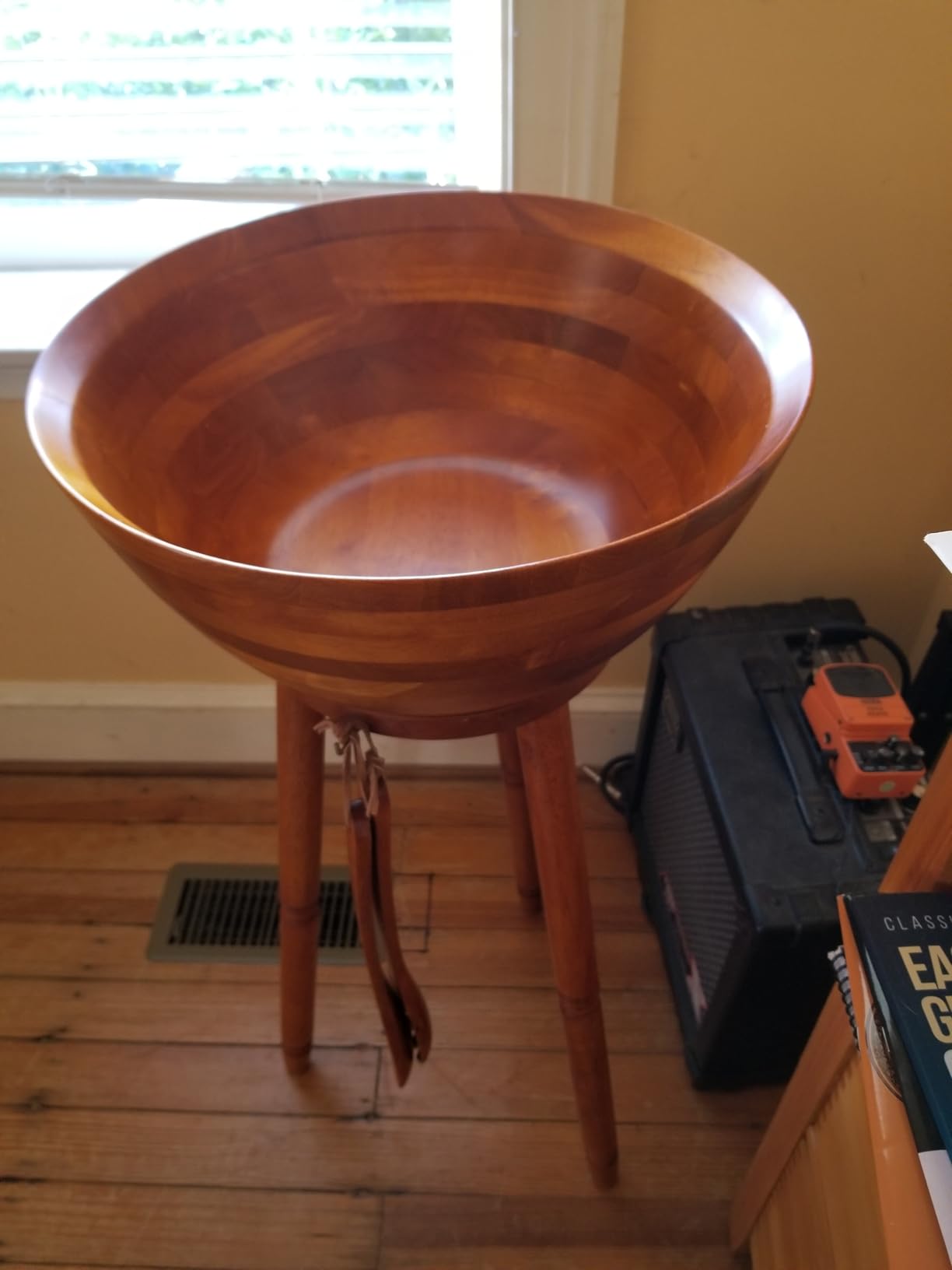 Woodard & Charles Extra Large Salad/Serving Bowl Set with Stand. 16