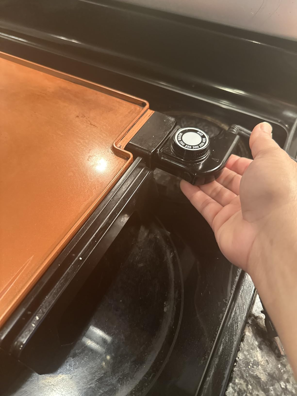 bella XL Electric Ceramic Titanium Griddle, Make 15 Eggs At Once, Healthy-Eco Non-stick Coating customer photo 1