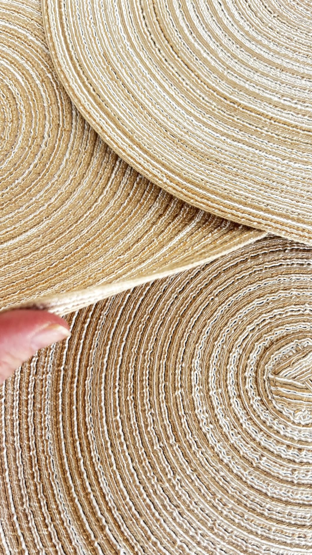 SHACOS Round Placemats Set of 6 Cotton Polyester Braided Place Mats 15 inch Heat Resistant Washable Table Mats for Kitchen Dining Party Natural Table Decor (Beige, 6) customer photo 1