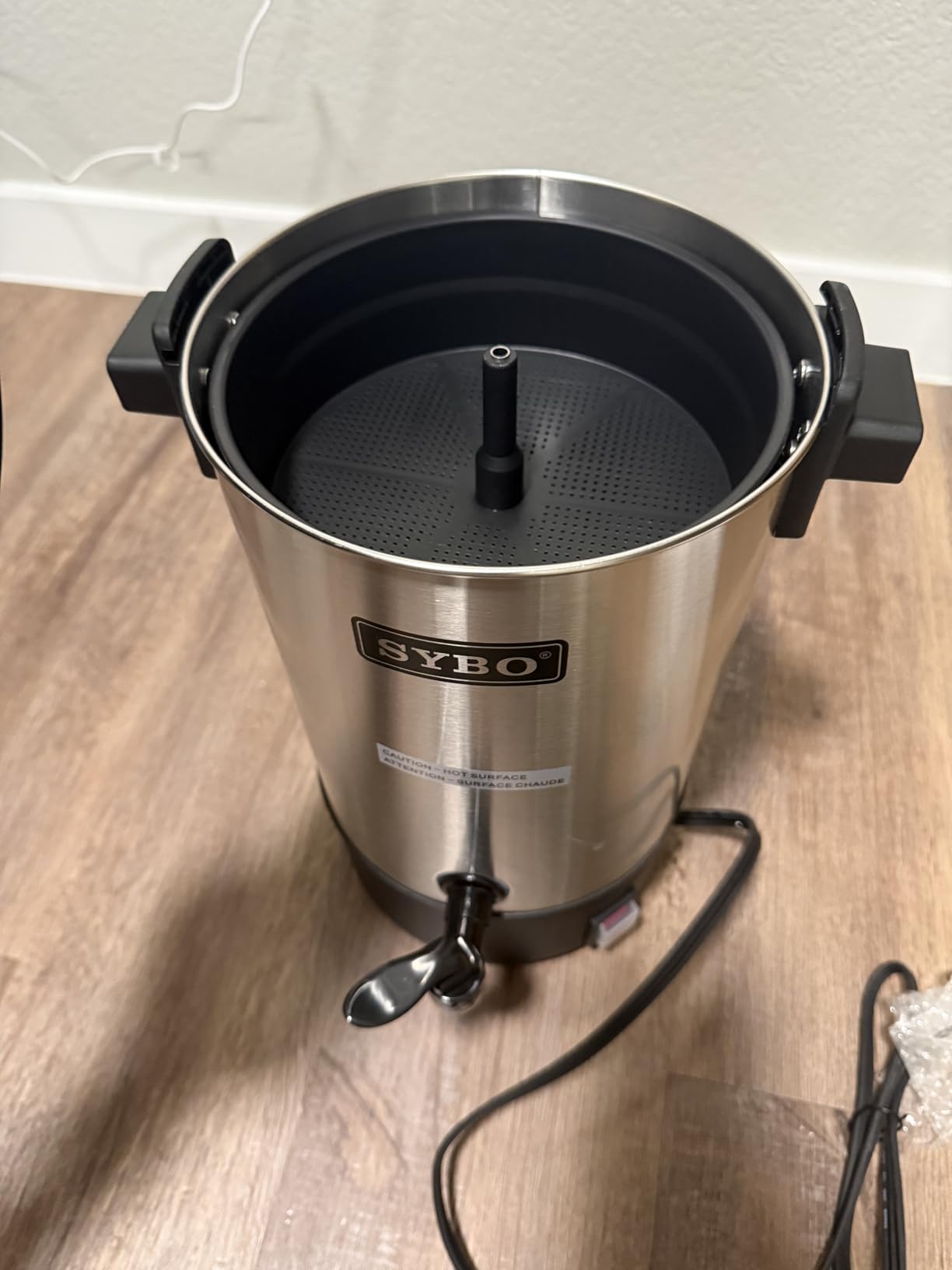 SYBO SR-CP-100B Commercial Grade Stainless Steel Percolate Coffee Maker Hot Water Urn for Catering, 100-Cup 16 L, Metallic customer photo 2