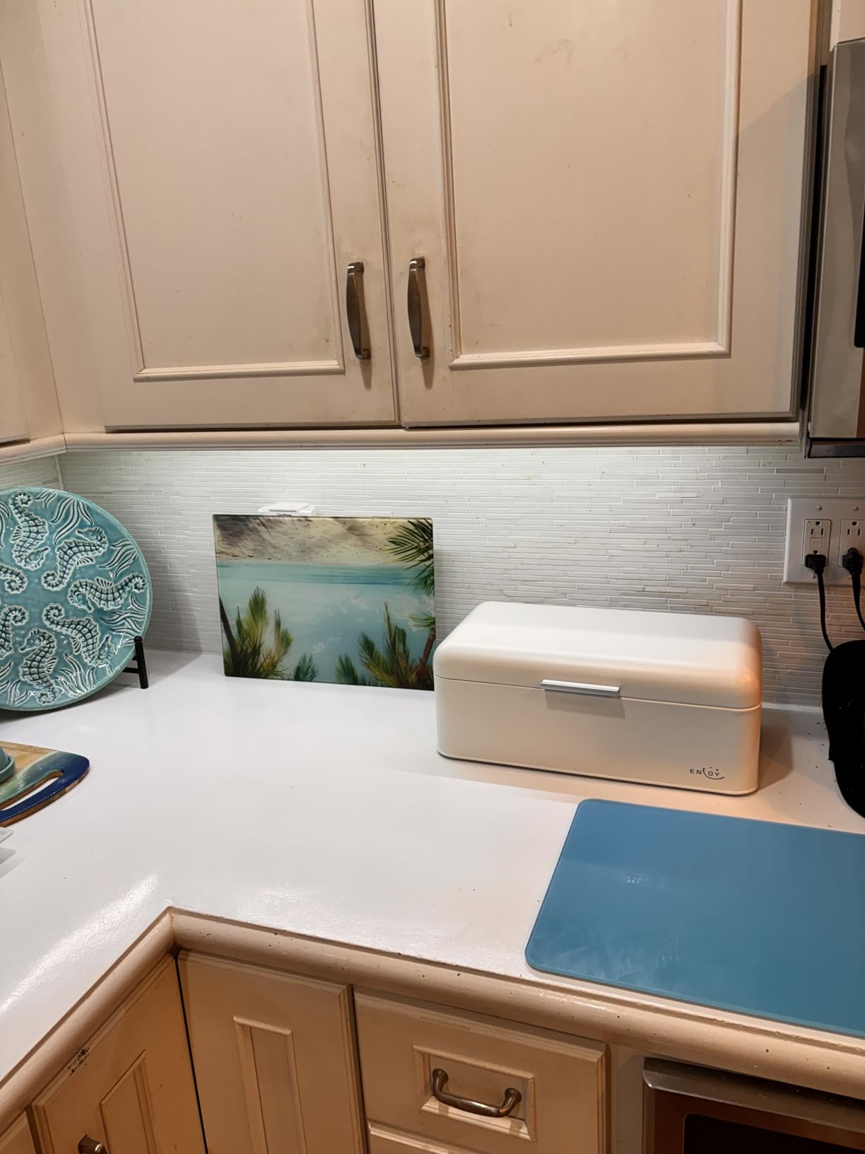 ENLOY Bread Box for Kitchen Counter, Stainless Steel Roll Top Bread Bin, Sliver Bread Storage Holder with Lid, Large Capacity Bread Keeper, 17 x 11 x 7 Inches customer photo 1