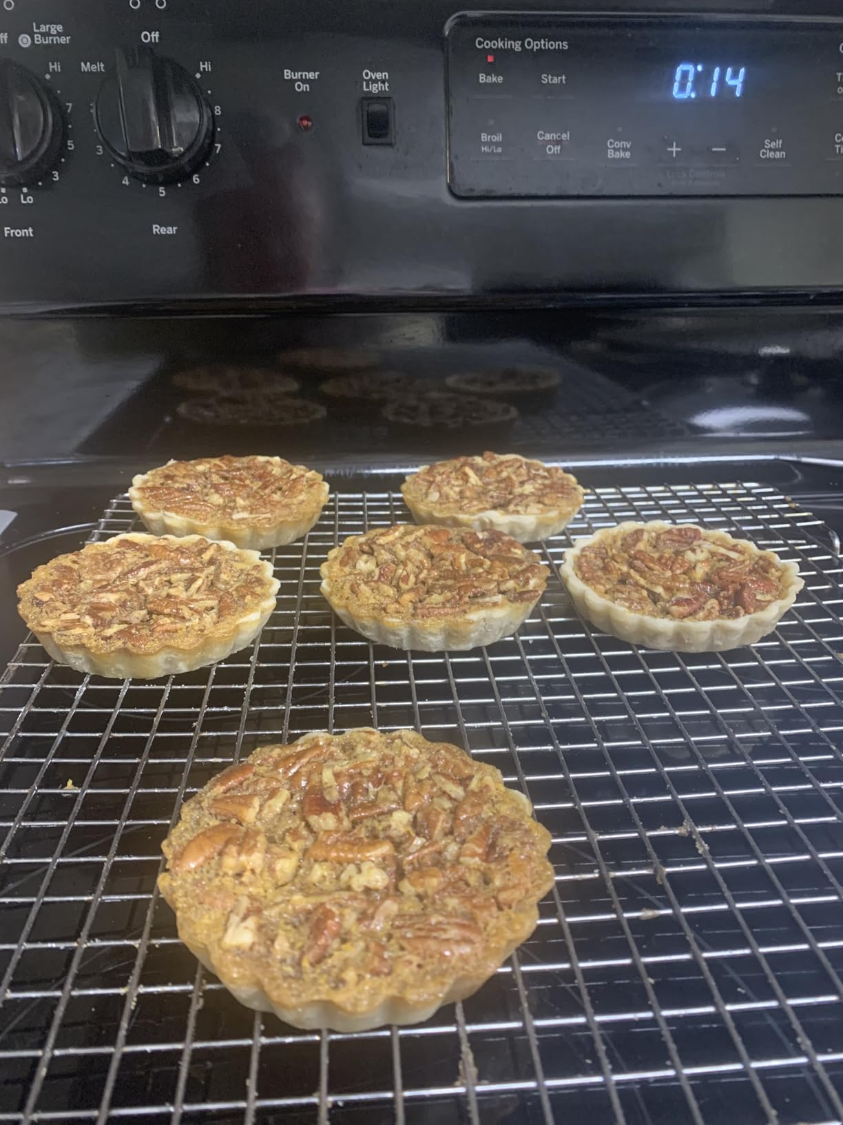 Tart Pan, 9 Inch Tart Pans, Non-Stick Removable Loose Bottom Carbon Steel 9In Tart Pan, The 9.5 Inches at the Top and 9 Inches at the Bottom, With a Depth of 1.1 Inches customer photo 1