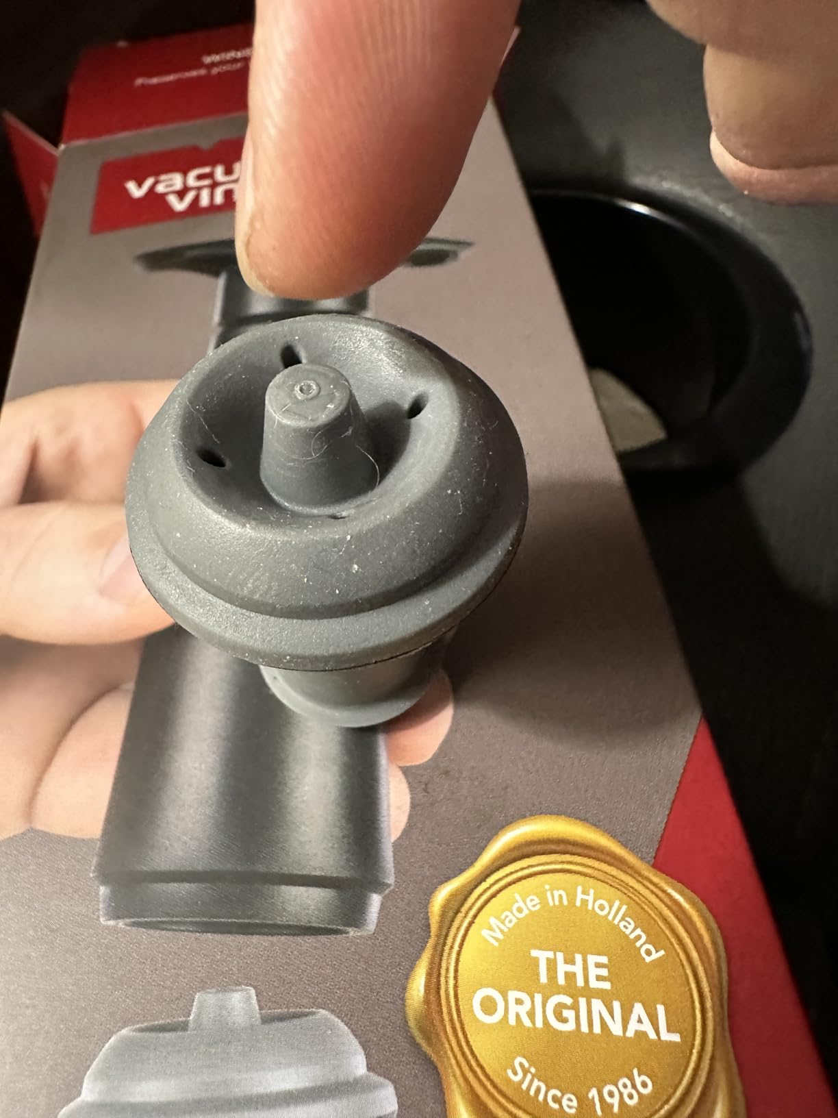 Vacu Vin Original Wine Saver with 4 Vacuum Bottle Stoppers - Black Wine Preserver Pump for Red or White Wine - Manual Air Remover System customer photo 1