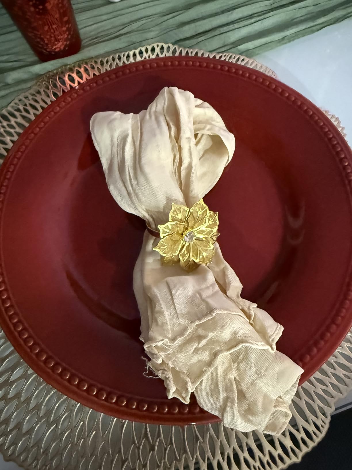 NAGU Flower Napkin Rings Set of 6, Hollow Out Floral Napkin Holder Adornment Exquisite Household Napkins Rings Set Rhinestone Napkin Rings for Wedding Banquet Christmas Table Setting (Gold) customer photo 2