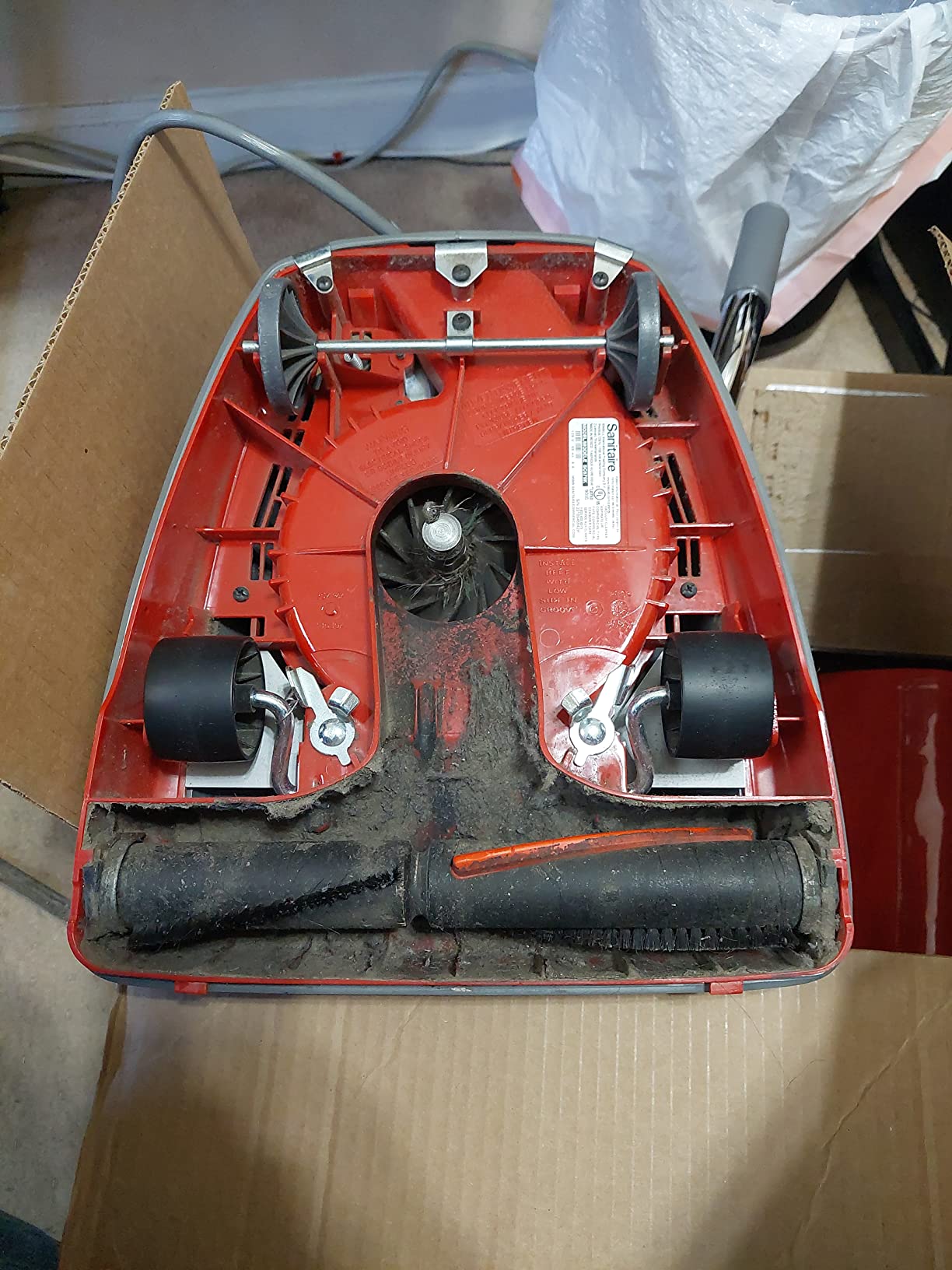 Sanitaire TRADITION Upright Commercial Bagged Vacuum, SC684G Red customer photo 1