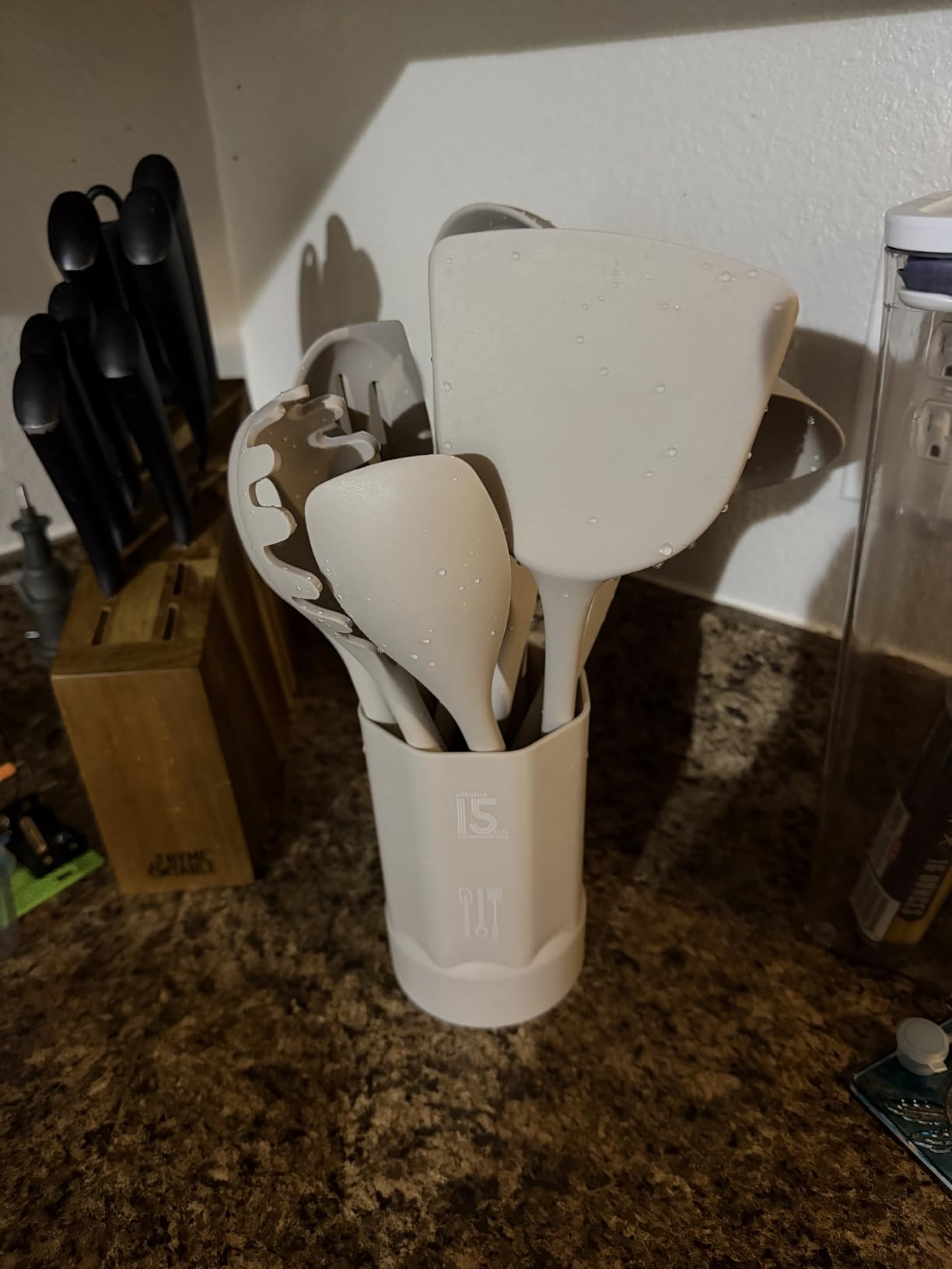 AOTHOD Silicone Cooking Utensils Set - 446°F Heat Resistant Kitchen Utensils, Turner Tongs, Spatula, Spoon, Brush, Whisk customer photo 1