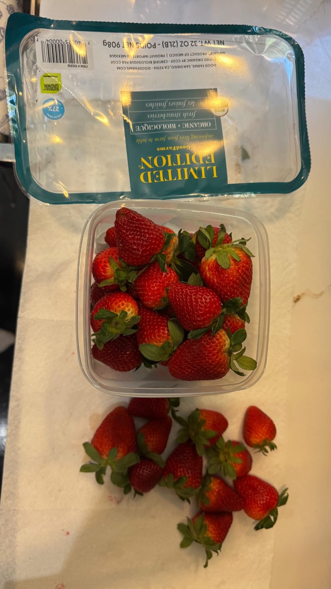 Rubbermaid FreshWorks Produce Saver, Medium Produce Storage Containers, 2 Pack customer photo 1