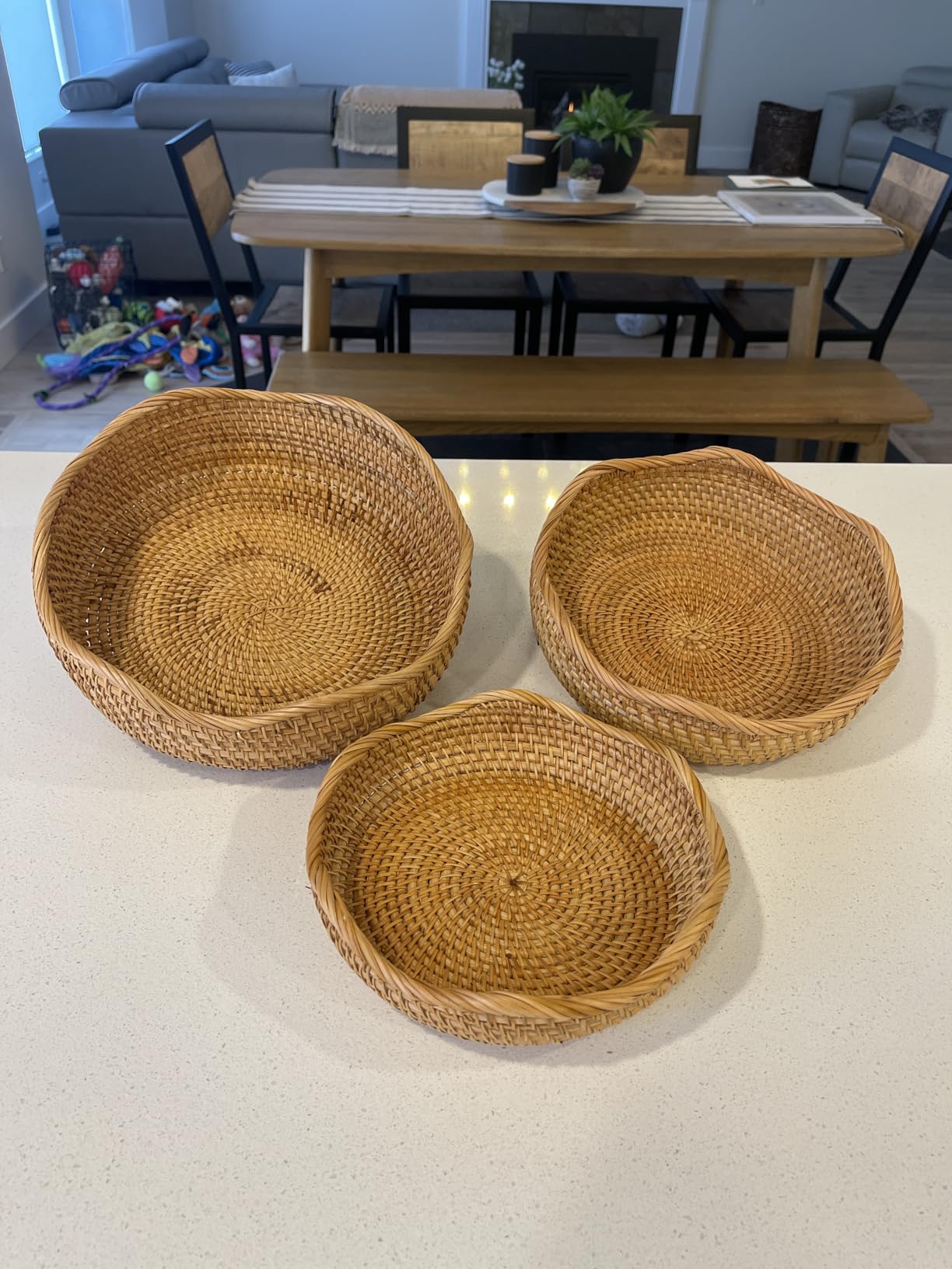 HITOMEN Handmade Rattan Bread Baskets Round Wicker Fruit Serving Storage Bowls, Natural Woven Decorative Kitchen Counter Organizing (Honey Brown) Set of 3 customer photo 1