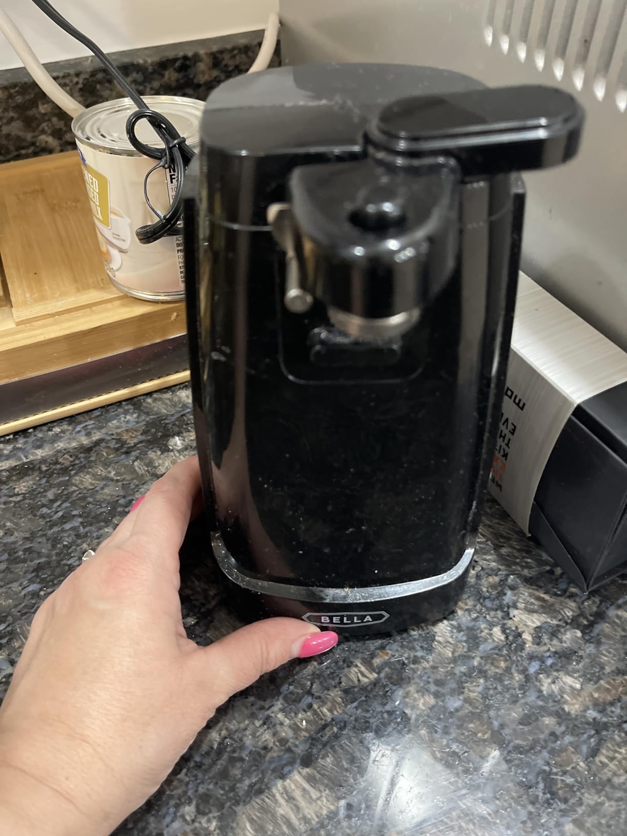 bella Electric Can Opener and Knife Sharpener, Removable Cutting Lever, Cord Storage, Stainless Steel Blade, Black customer photo 2