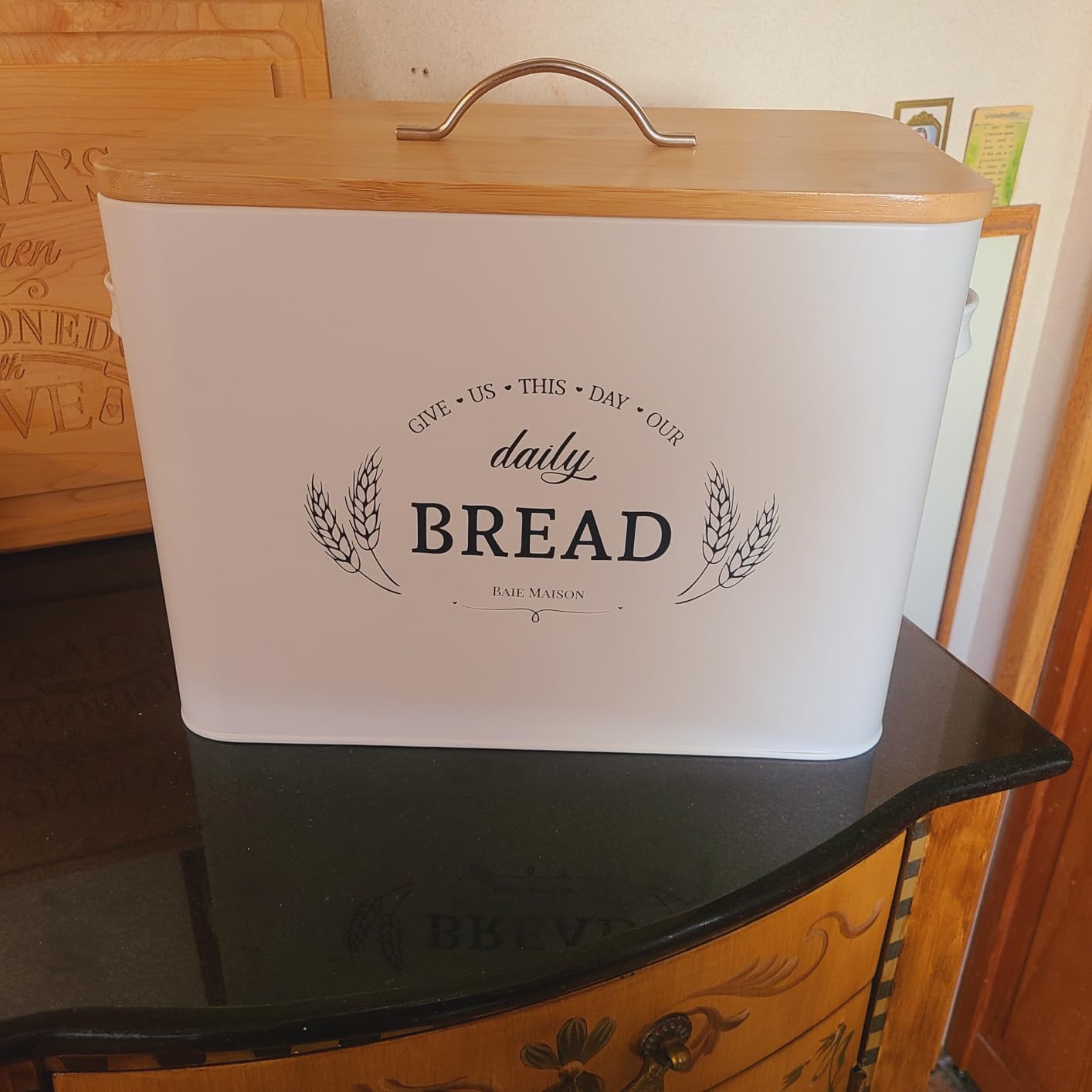 Baie Maison Extra Large White Farmhouse Bread Box for Kitchen Countertop - Breadbox Holder Fits 2+ Loaves - Bread Storage Container Bin - Rustic Bread Keeper Vintage Metal Kitchen Decor customer photo 1