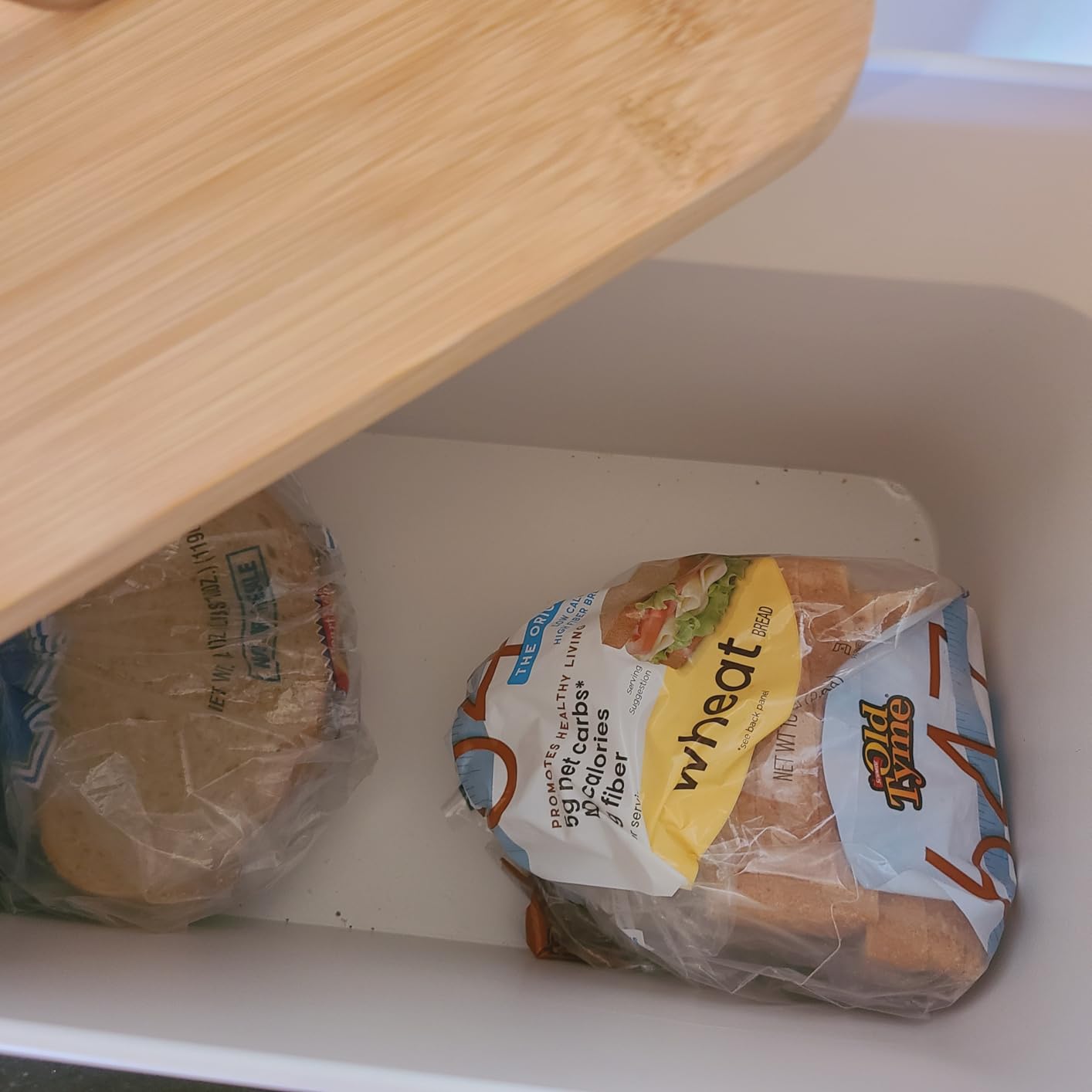 Baie Maison Extra Large White Farmhouse Bread Box for Kitchen Countertop - Breadbox Holder Fits 2+ Loaves - Bread Storage Container Bin - Rustic Bread Keeper Vintage Metal Kitchen Decor customer photo 2