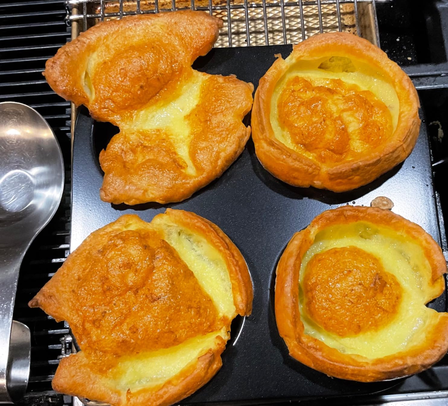 Wrenbury Large Yorkshire Pudding Pan Heavy Duty - Non-Stick for Perfect, Easy Release Puddings 4 inch - Even Heating, Non-Stick Coating Tray - 10 Year Guarantee customer photo 2