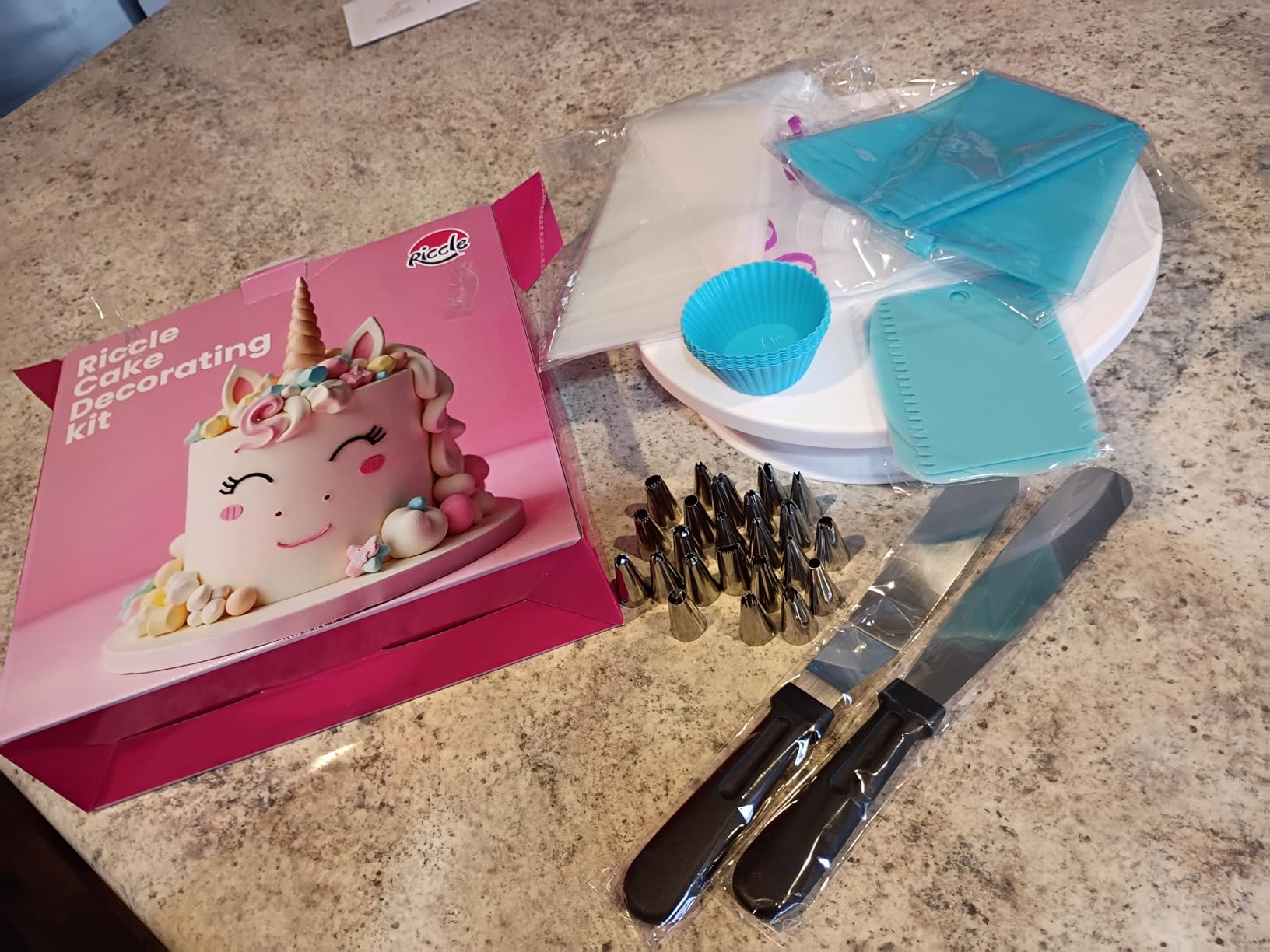 Riccle 94 pcs Cake Decorating Kit with Cake Turntable - Includes 50pcs 16 Inch Disposable + 2 Reusable Piping Bags and Tips Set, 24 Icing Piping Tips, 2 Spatulas, 3 Icing Comb Scraper, 6 Cake Liners customer photo 2