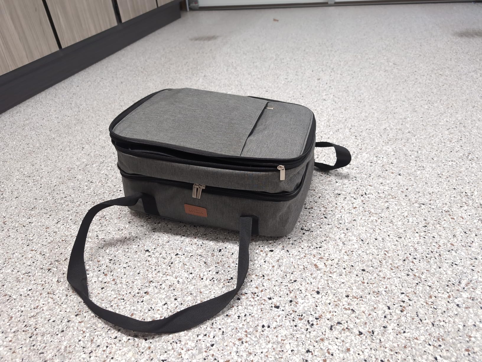 LHZK Insulated Casserole Carrier - Expandable Holder Tote for Hot or Cold Food, Fits 11 x 15 or 9 x 13 Baking Dishes - For Potlucks, Picnics, Beach (Grey) customer photo 2