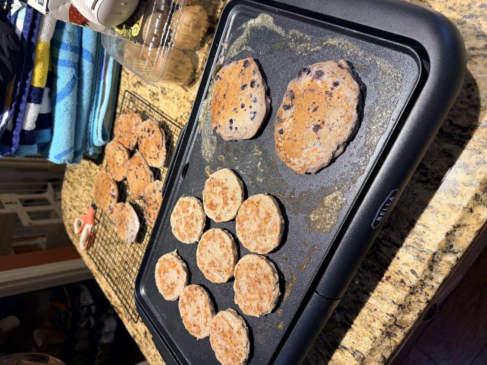 bella Electric Griddle with Warming Tray - Smokeless Indoor Grill, Nonstick Surface customer photo 1