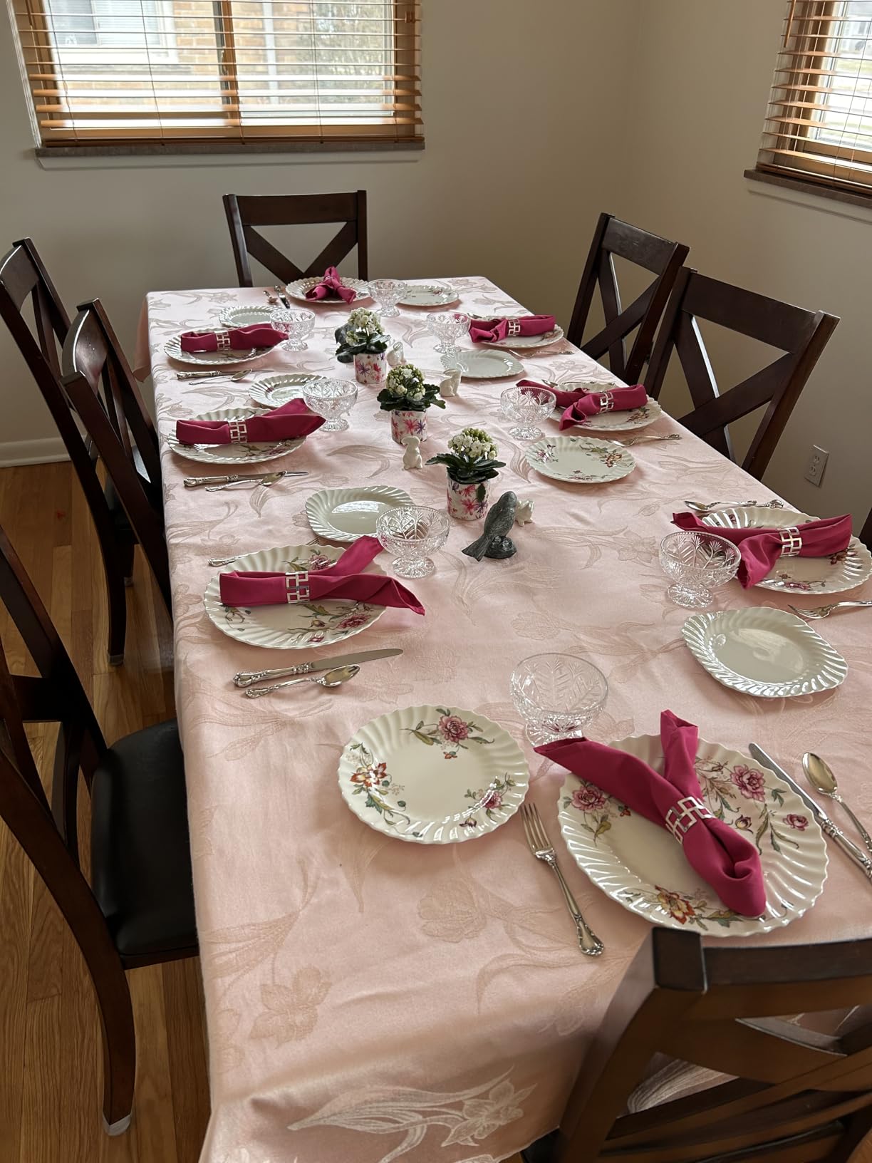 PLOYMONO White Heavy Duty Cloth Napkins - 17 x 17 Inch Solid Washable Polyester Dinner Napkins - Set of 8 Napkins with Hemmed Edges - Great for Weddings, Parties, Banquets Dinner & More customer photo 1