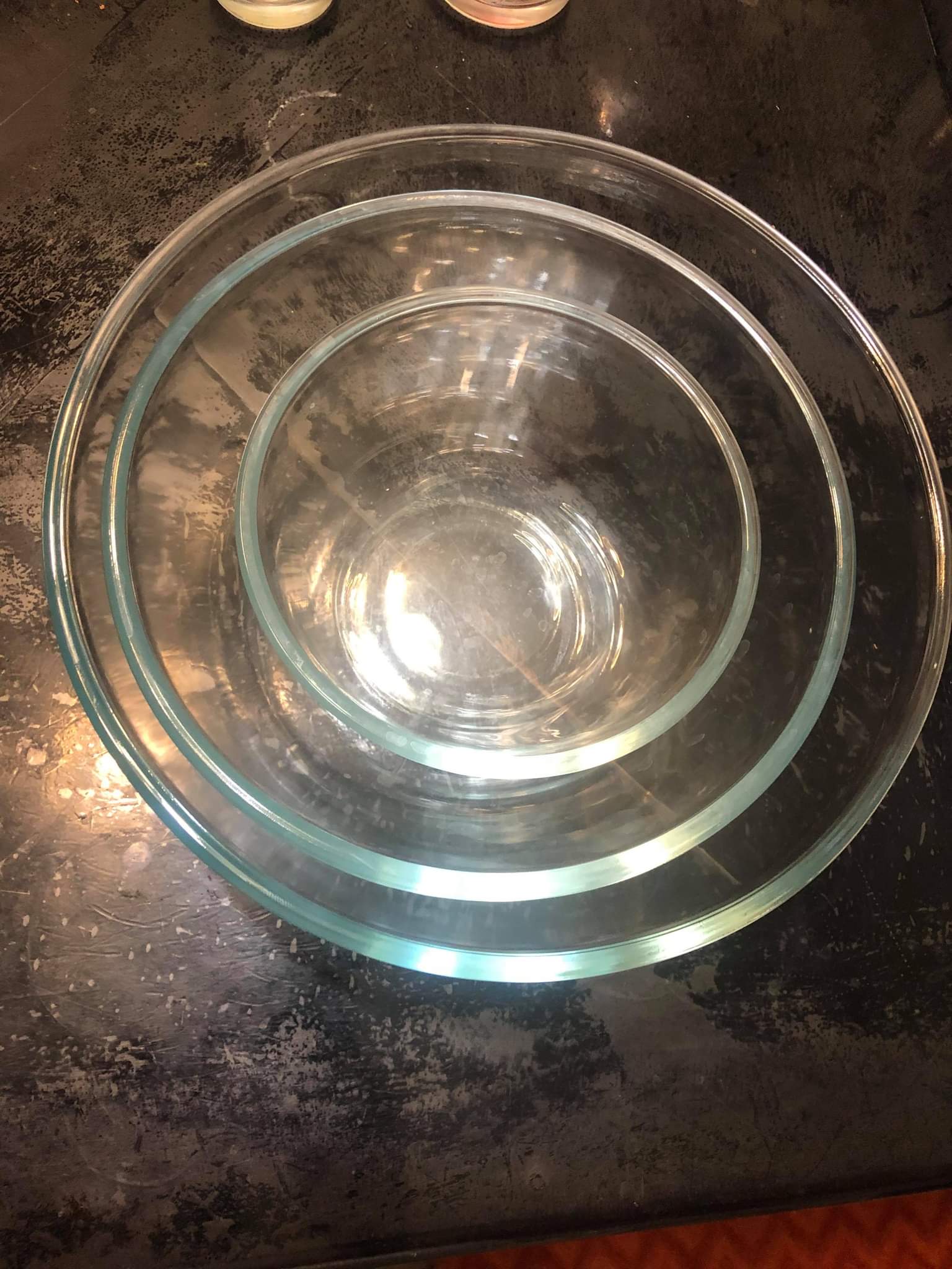 Glass Mixing Bowl Set for Baking 3-Piece Salad Bowl Set (1qt, 2.5qt, 4.2qt), High Borosilicate Large Bowls for Kitchen Prepping Serving and Storage customer photo 2