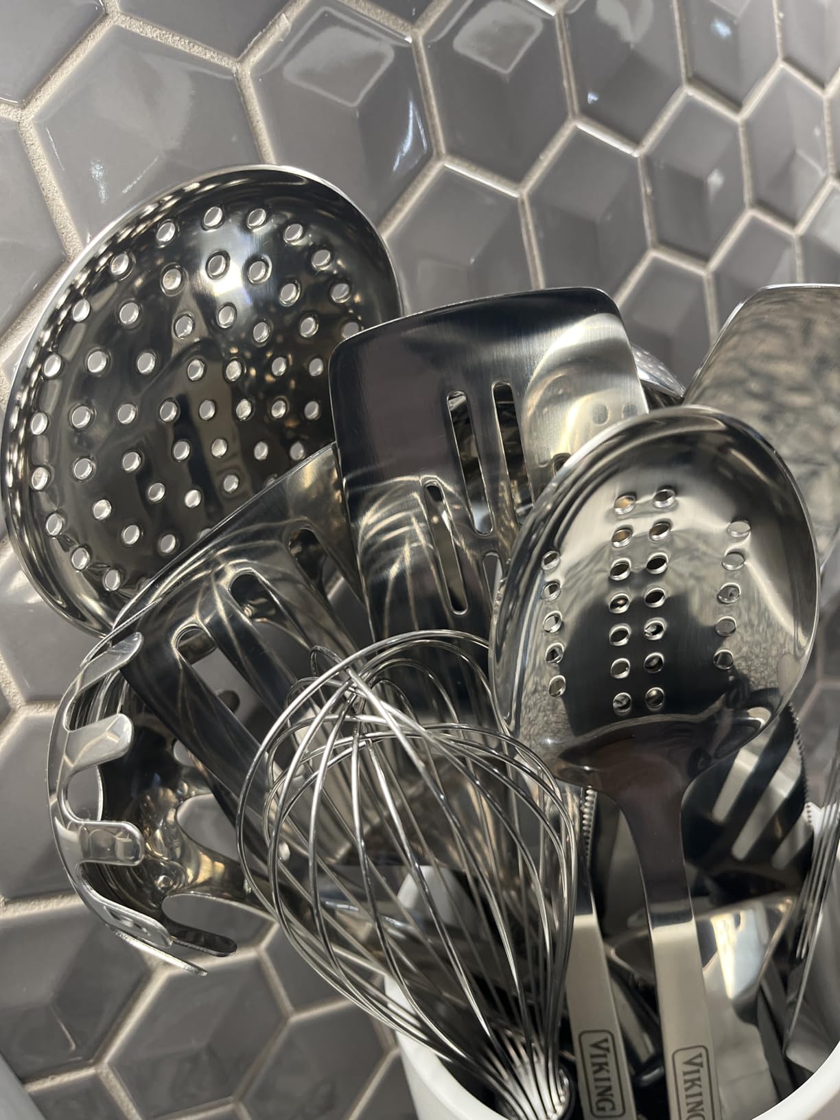 Viking Kitchen Utensils Set, 8 Piece Stainless Steel Cooking Utensil Set, Includes Spatulas, Spoons, Pasta Fork, Deep Ladle, Meat Fork, and Skimmer, Silver customer photo 2