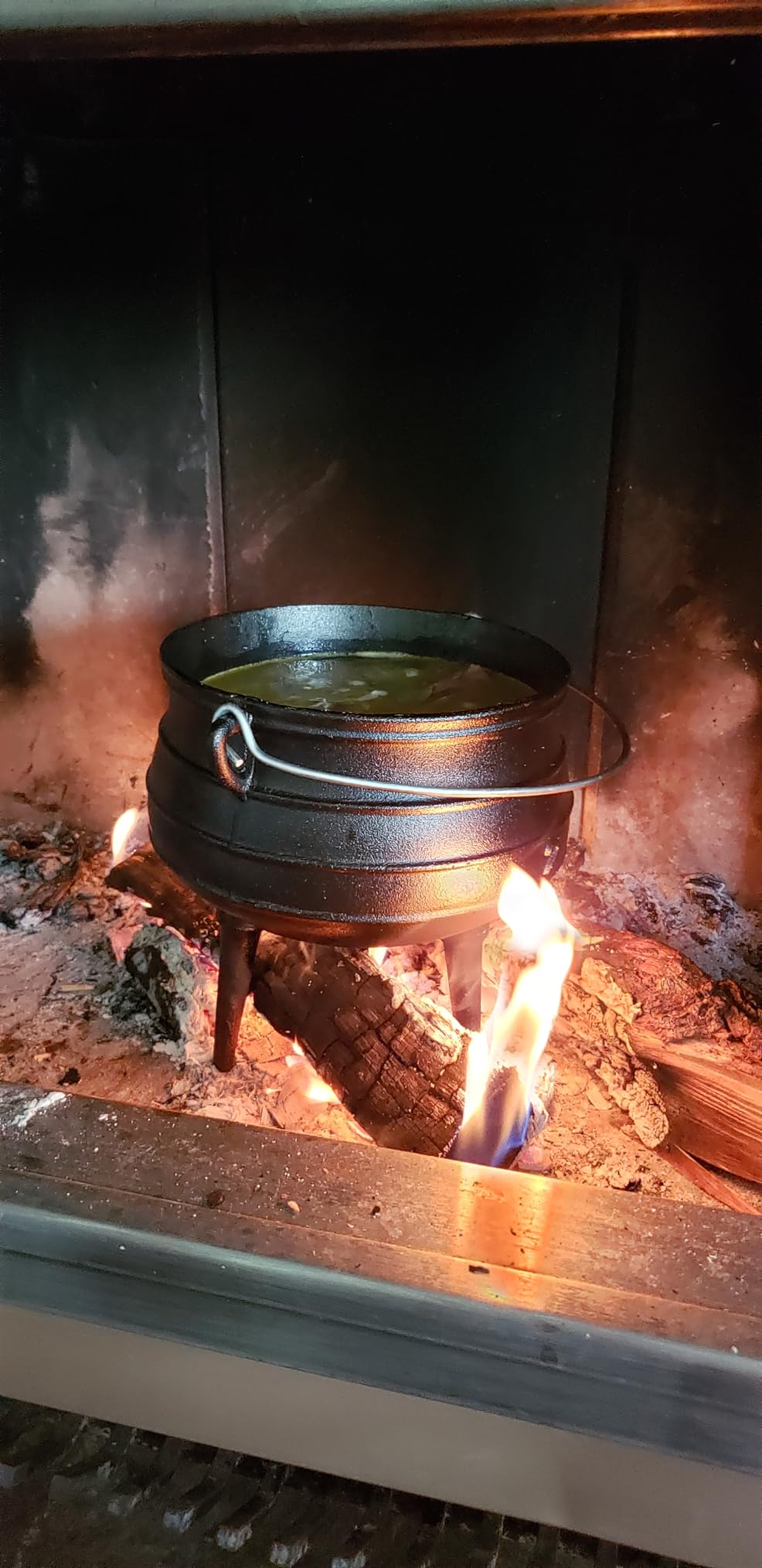 Bruntmor 12 Quart Cast Iron Dutch Oven Cauldron Pot - Camping Cookware customer photo 2
