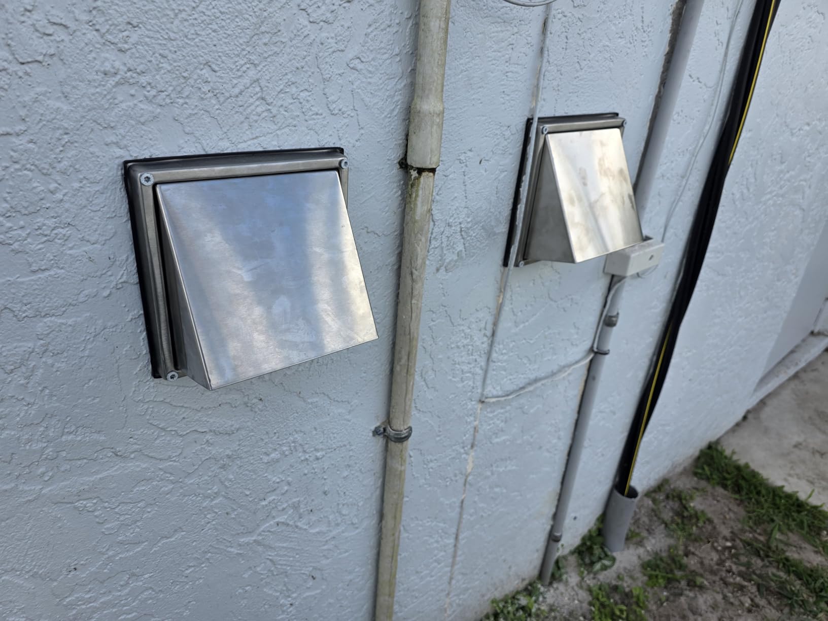 6-Inch External Extractor Wall Vent Cushioned Non Return Flap customer photo 1