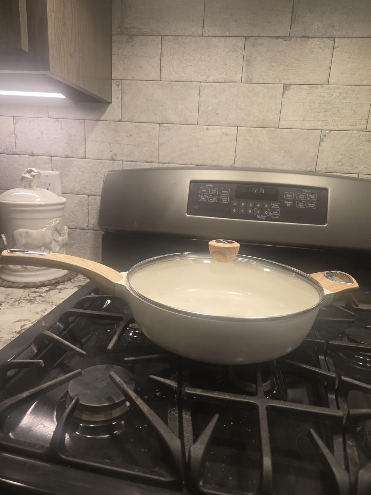 SENSARTE Nonstick Frying Pan Skillet with Lid, 12 Inch Large Deep Frying Pan, 5 Qt Non Stick Saute Pan with Cover, Induction Pan, Healthy Non Toxic Cooking Pan with Helper Handle, PFOA PFOS Free customer photo 1