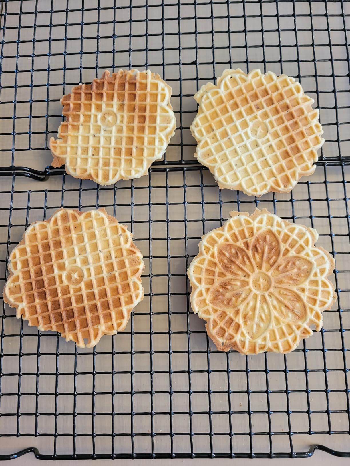 MasterChef Pizzelle Maker- Nonstick Electric Holiday Cookie Baker Press, Make Two Homemade 5-Inch Italian Waffle Treats at Once- Includes Recipe Guide customer photo 2